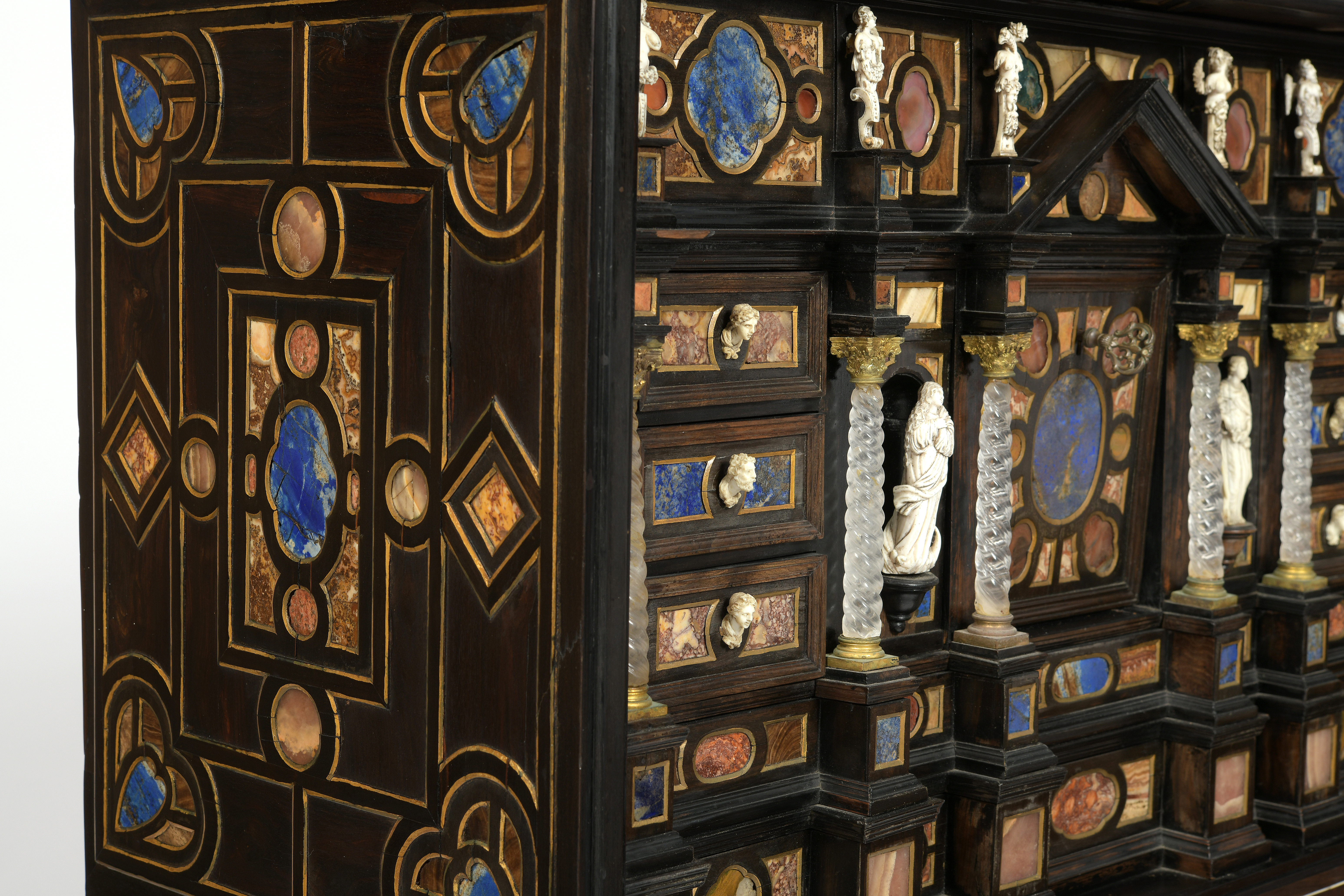 Mobilier et Objets d'Art