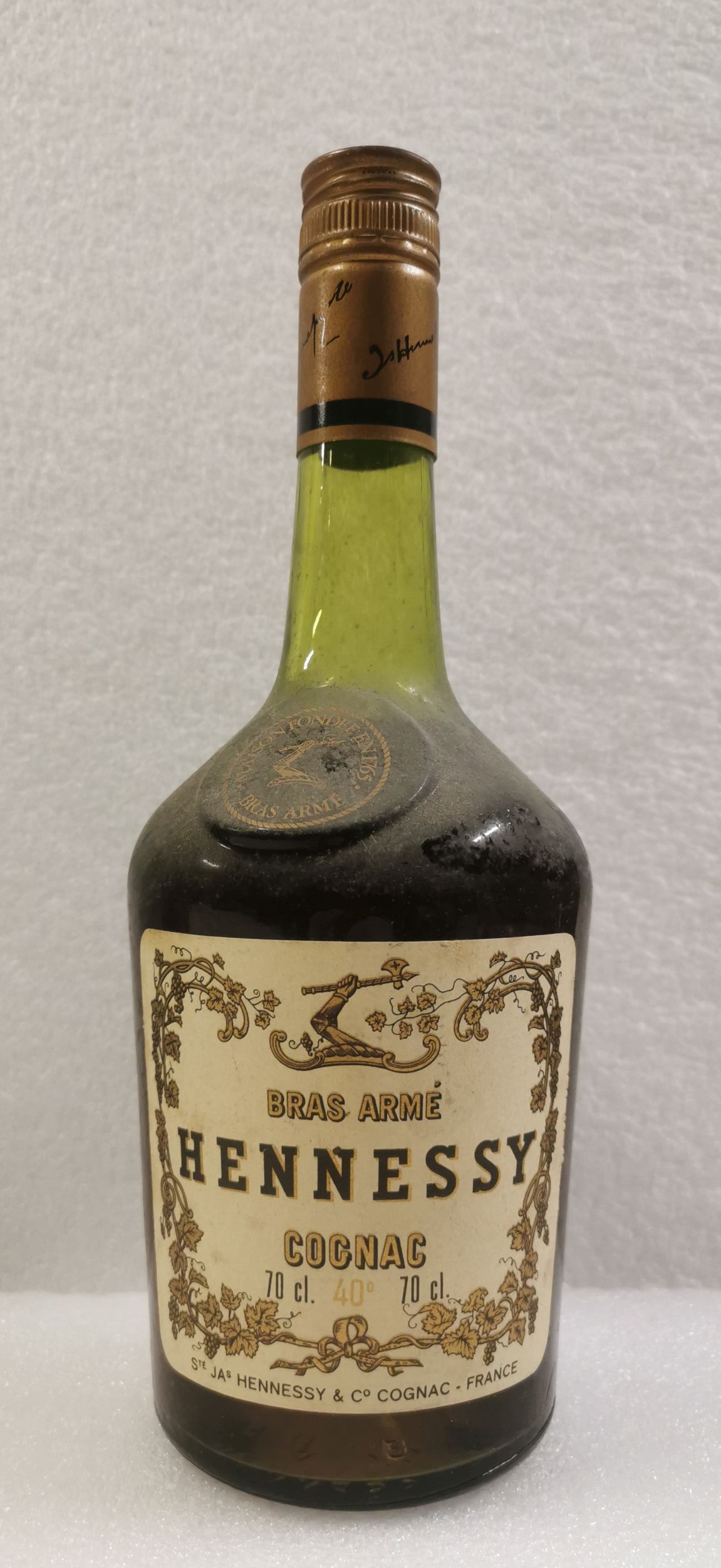 4 bouteilles :  | H&ocirc;tel Des Ventes de Monte-Carlo