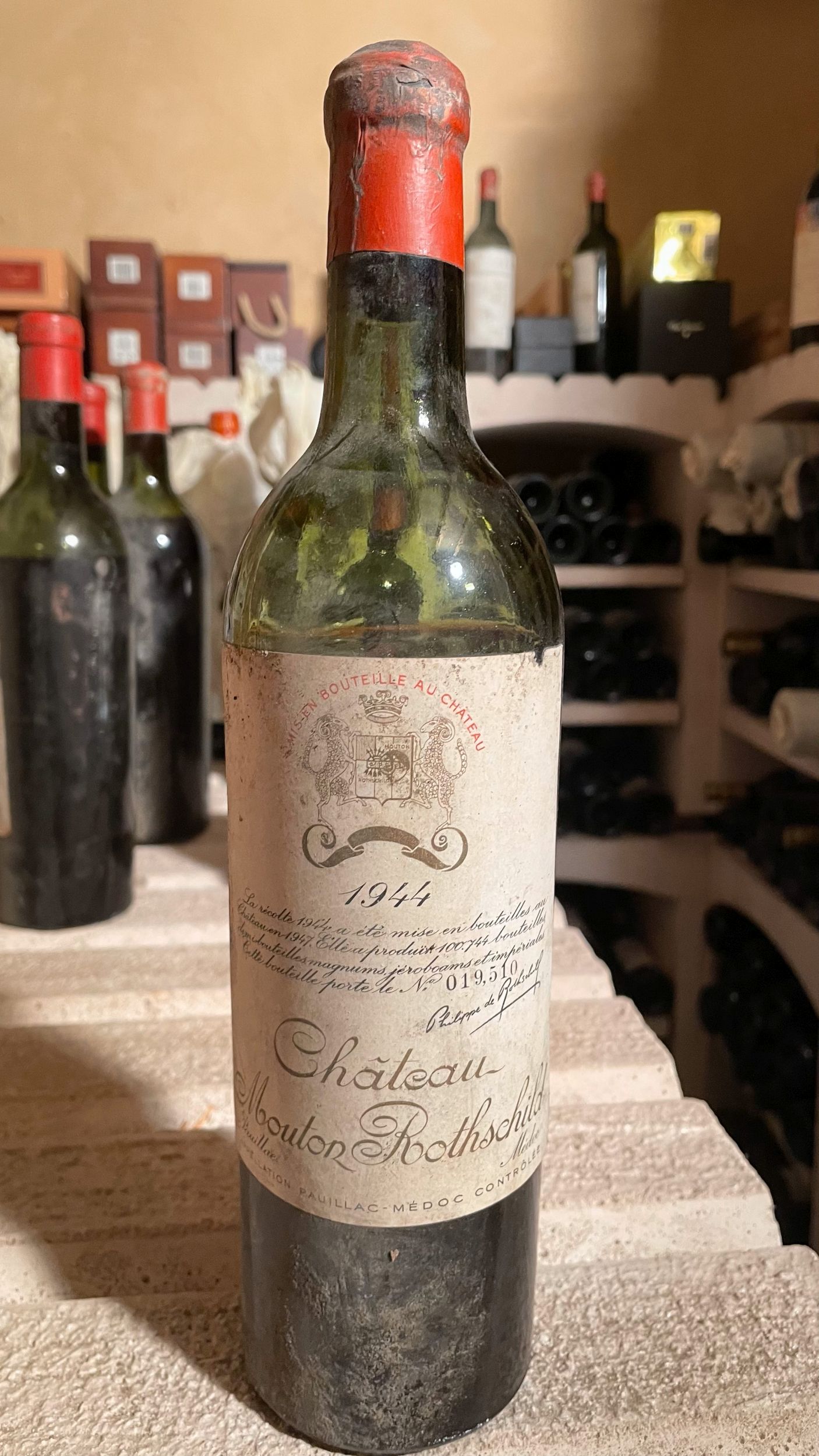 4 bouteilles :  | H&ocirc;tel Des Ventes de Monte-Carlo