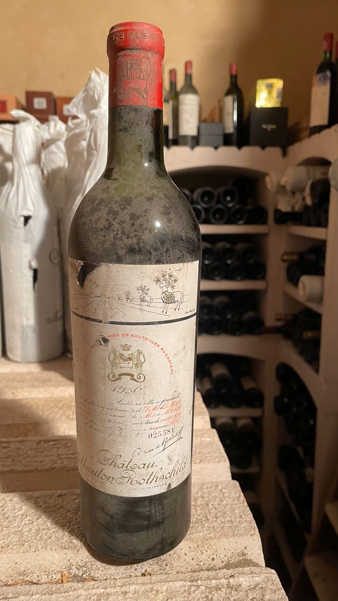 4 bouteilles :  | H&ocirc;tel Des Ventes de Monte-Carlo