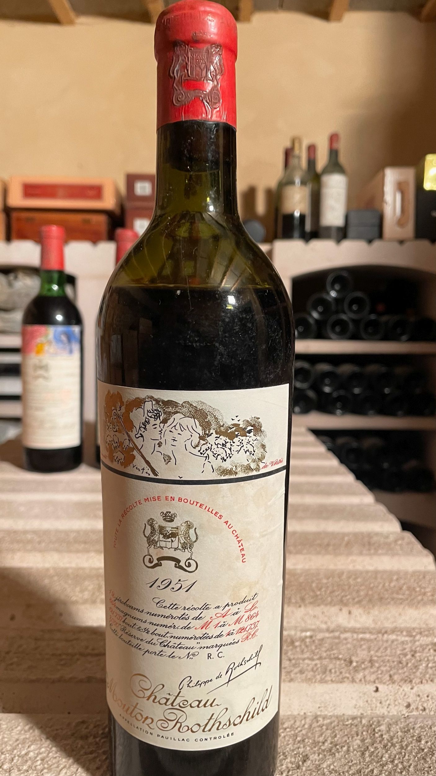 4 bouteilles :  | H&ocirc;tel Des Ventes de Monte-Carlo