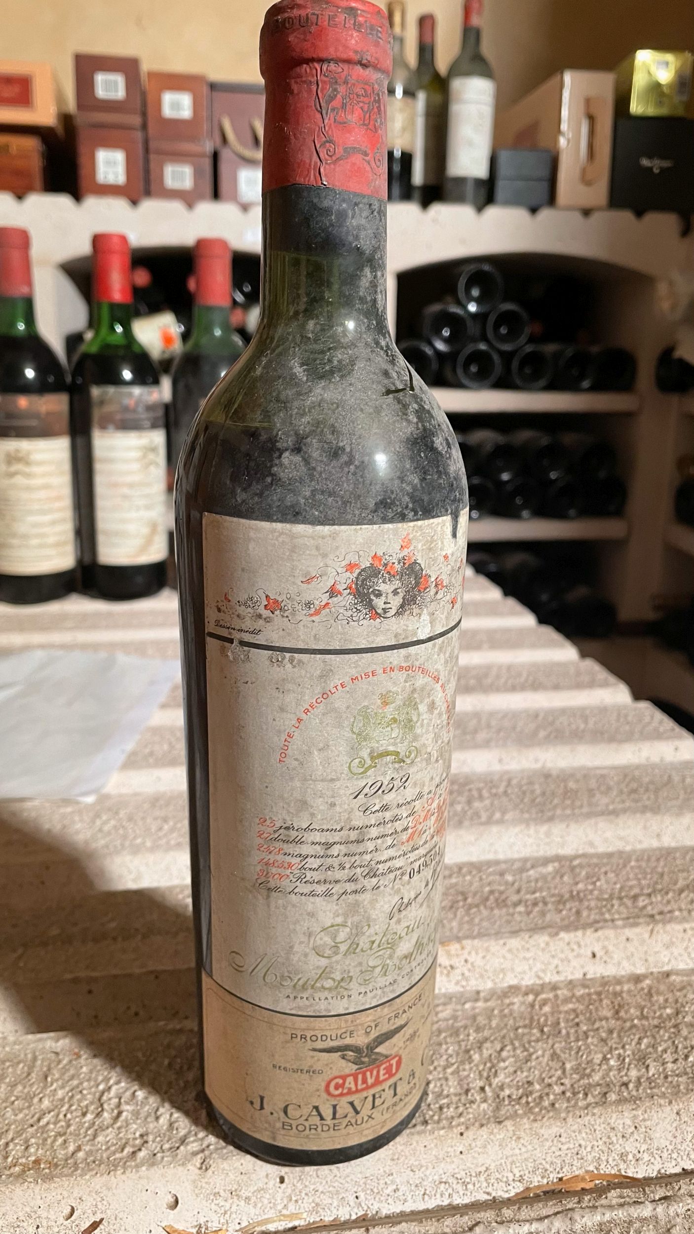 4 bouteilles :  | H&ocirc;tel Des Ventes de Monte-Carlo