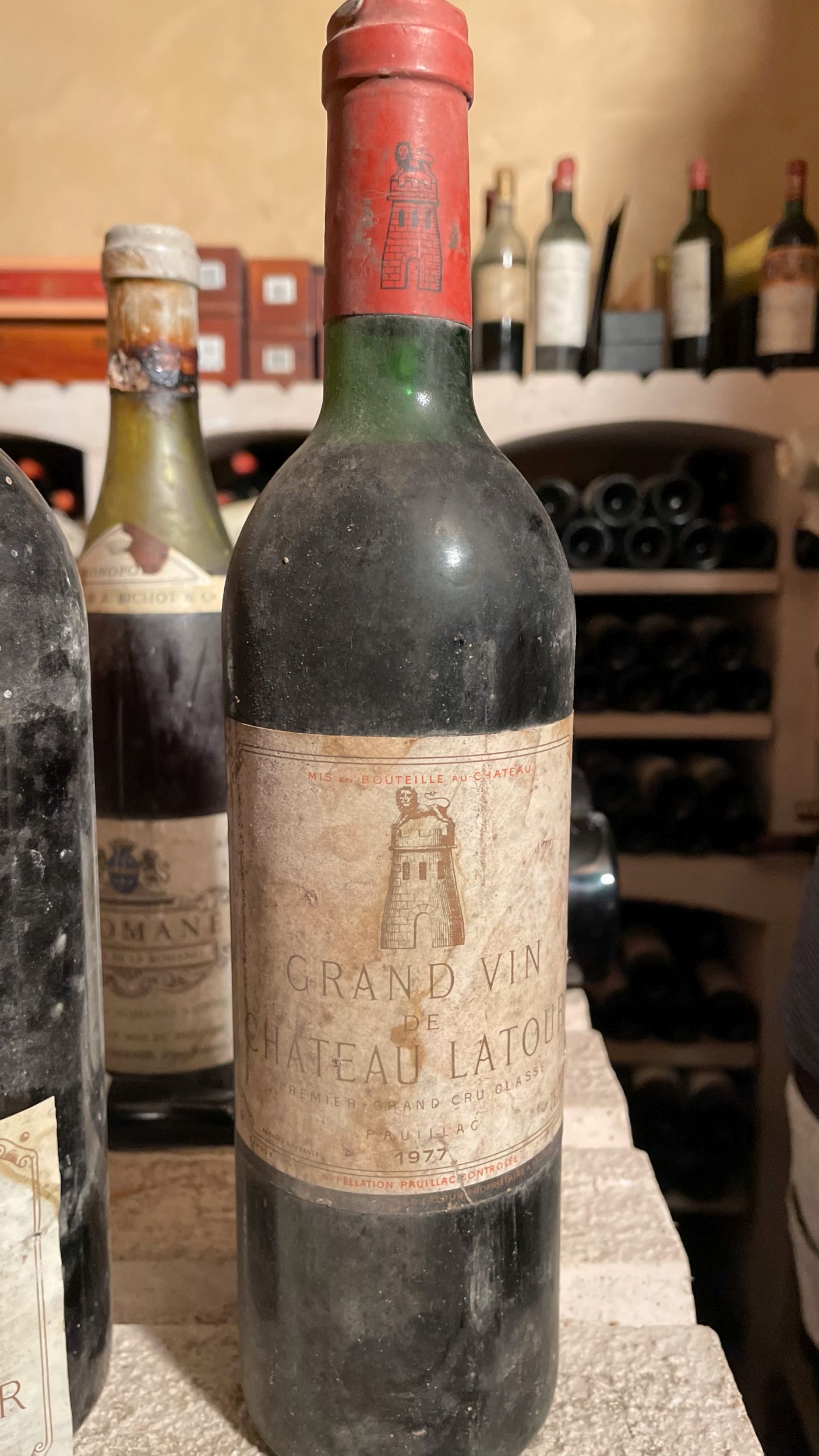 4 bouteilles :  | H&ocirc;tel Des Ventes de Monte-Carlo