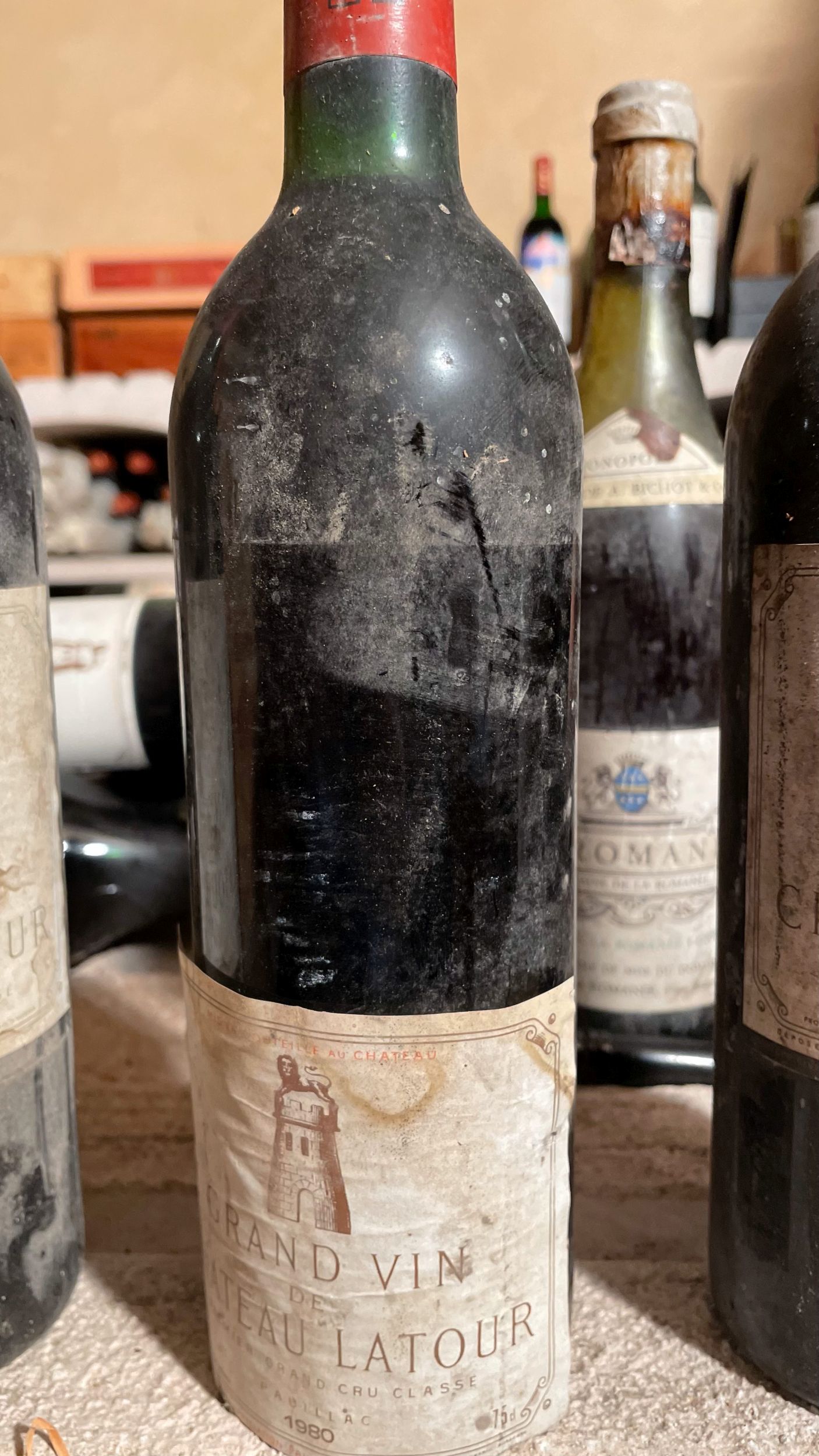 4 bouteilles :  | H&ocirc;tel Des Ventes de Monte-Carlo