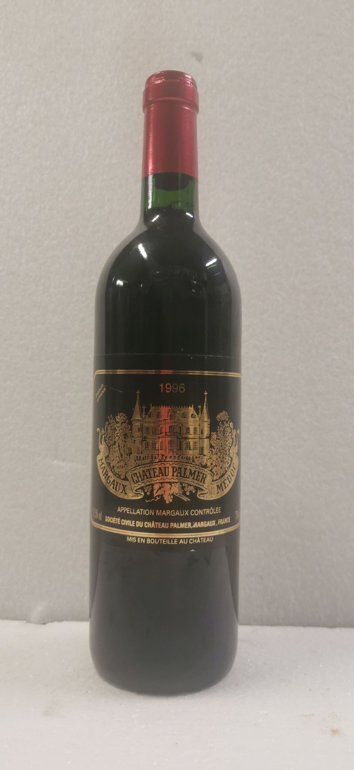4 bouteilles :  | H&ocirc;tel Des Ventes de Monte-Carlo