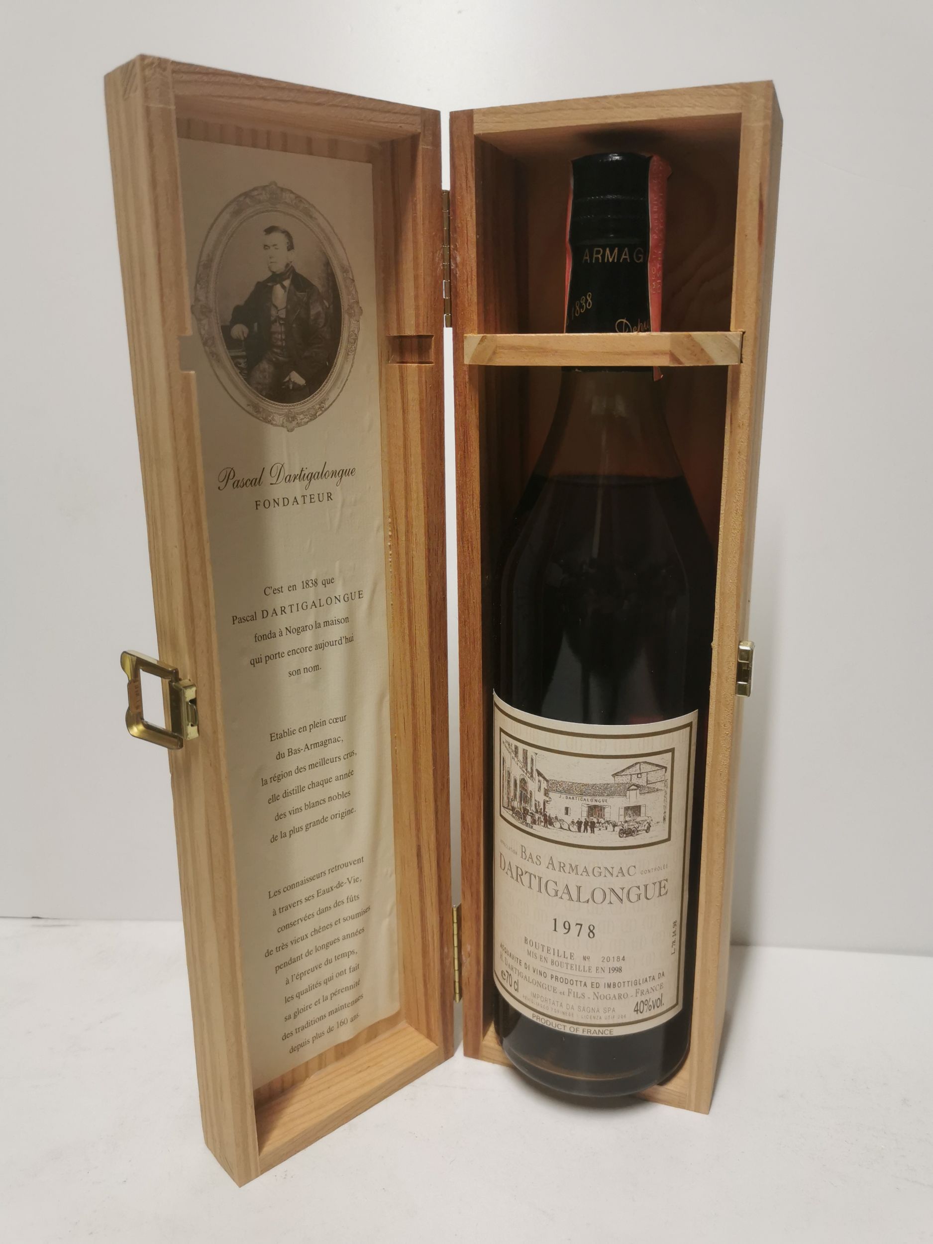 3 bouteilles  BAROLO :  | H&ocirc;tel Des Ventes de Monte-Carlo