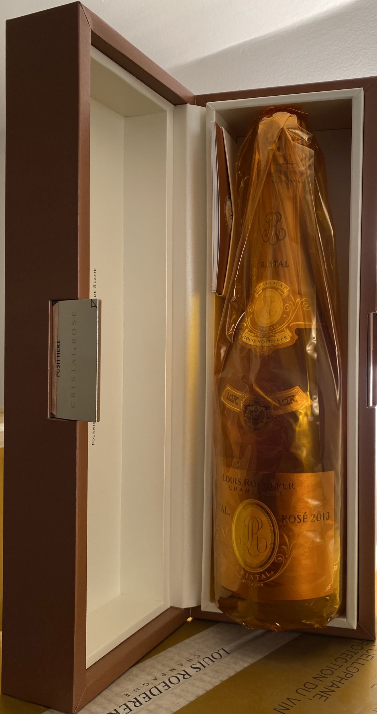 1 bouteille CHAMPAGNE :  | H&ocirc;tel Des Ventes de Monte-Carlo