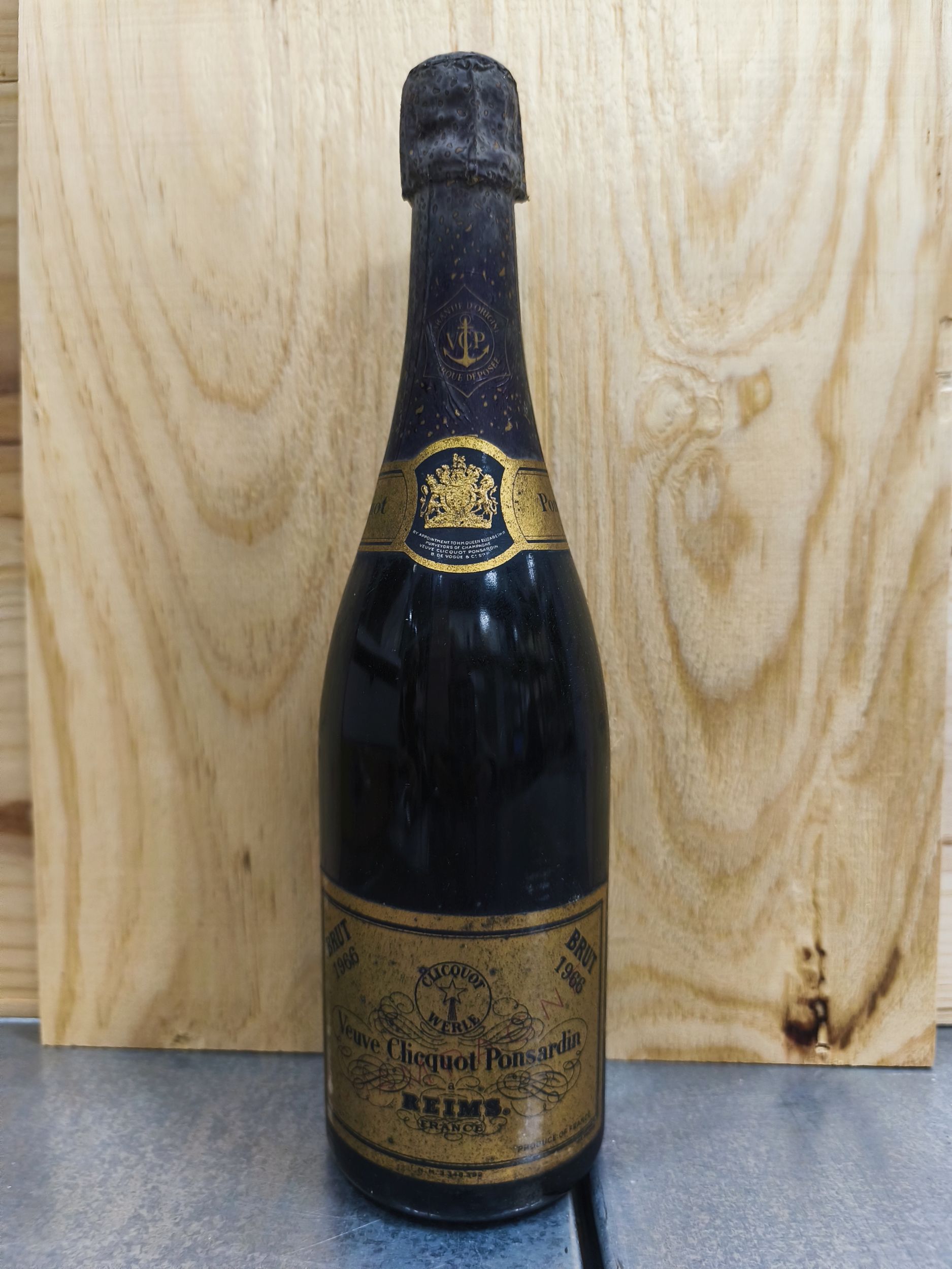 1  bouteille  CHAMPAGNE  "Brut",