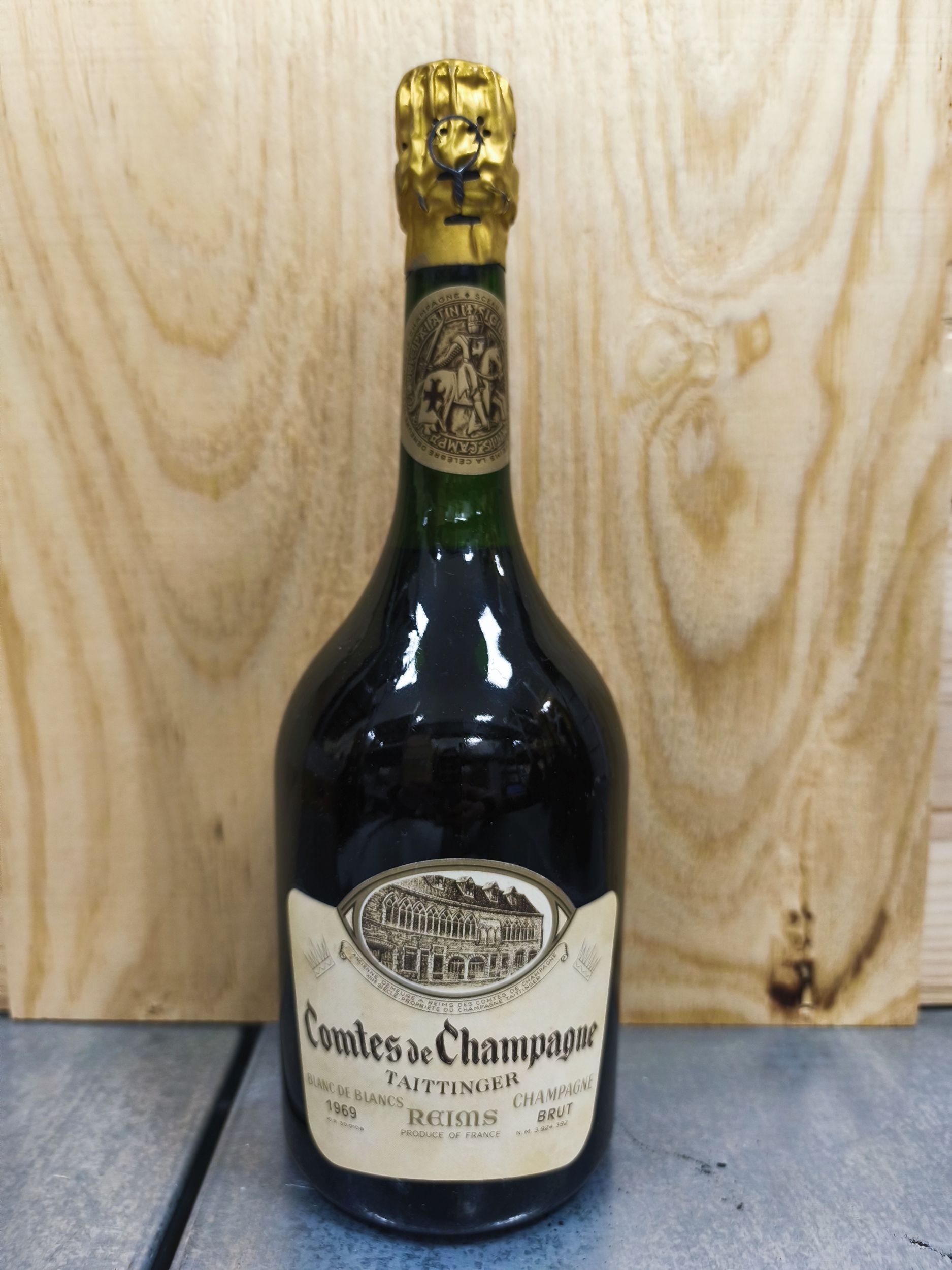 1  bouteille  CHAMPAGNE  "Comtes de Champagne",