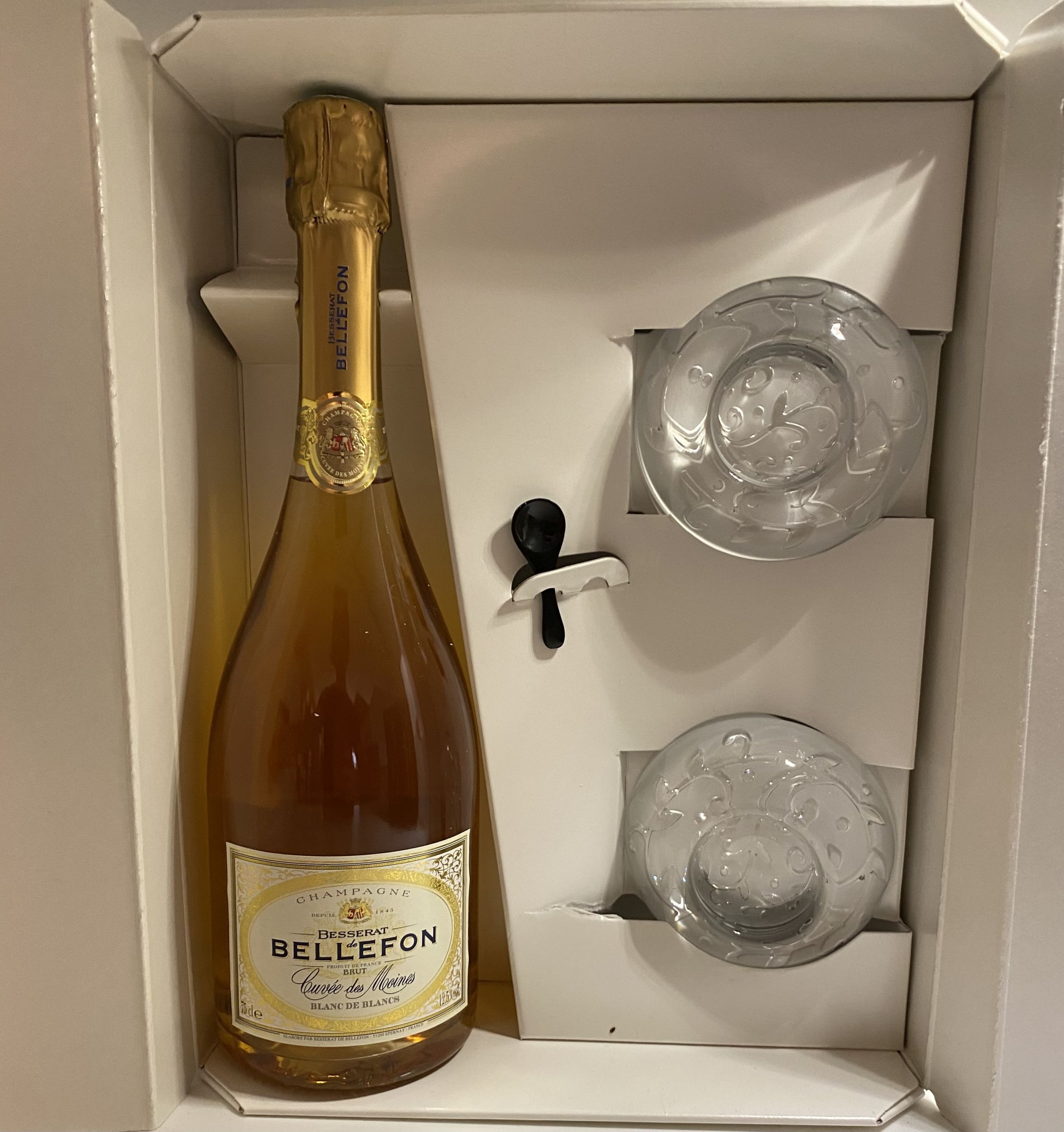 1 bouteille CHAMPAGNE :  | H&ocirc;tel Des Ventes de Monte-Carlo