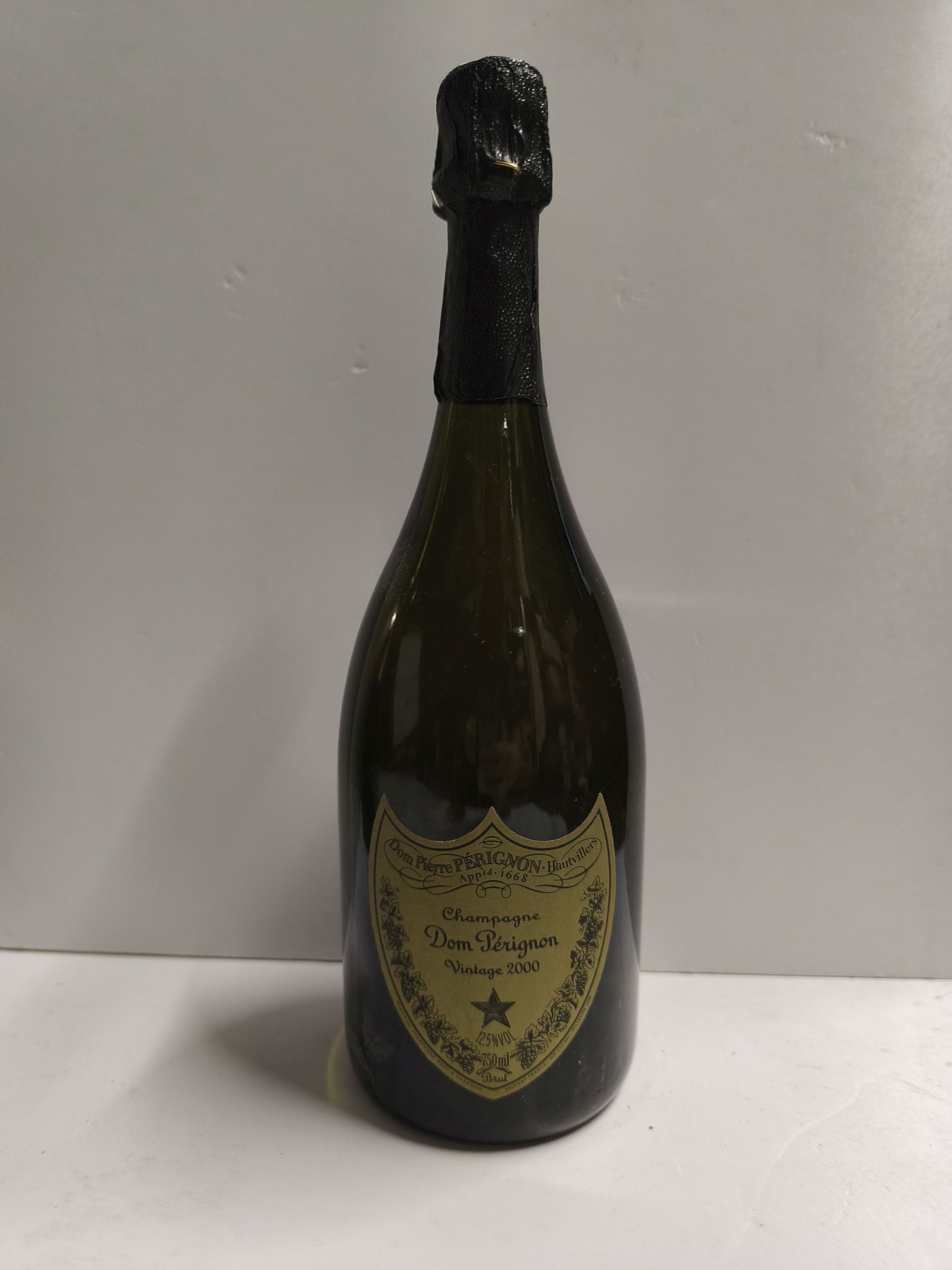 2 bouteilles BLANCS DIVERS :  | H&ocirc;tel Des Ventes de Monte-Carlo