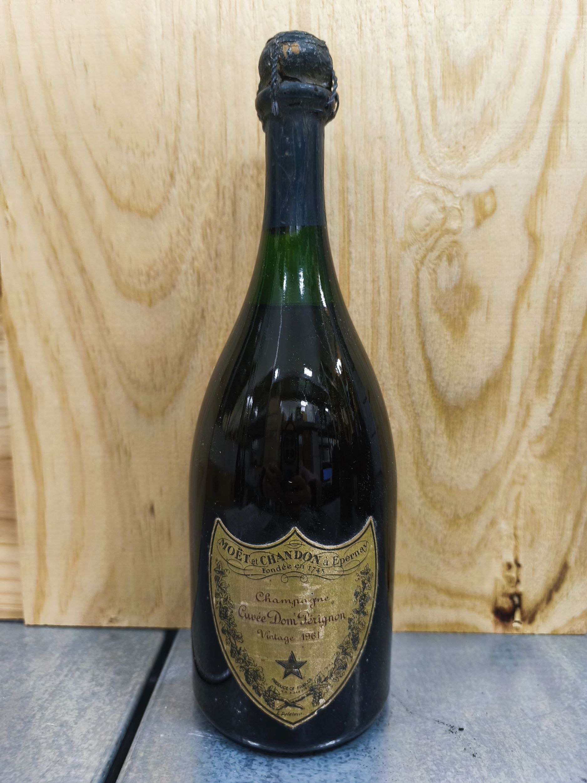 1  bouteille  CHAMPAGNE  "Dom Pérignon",
