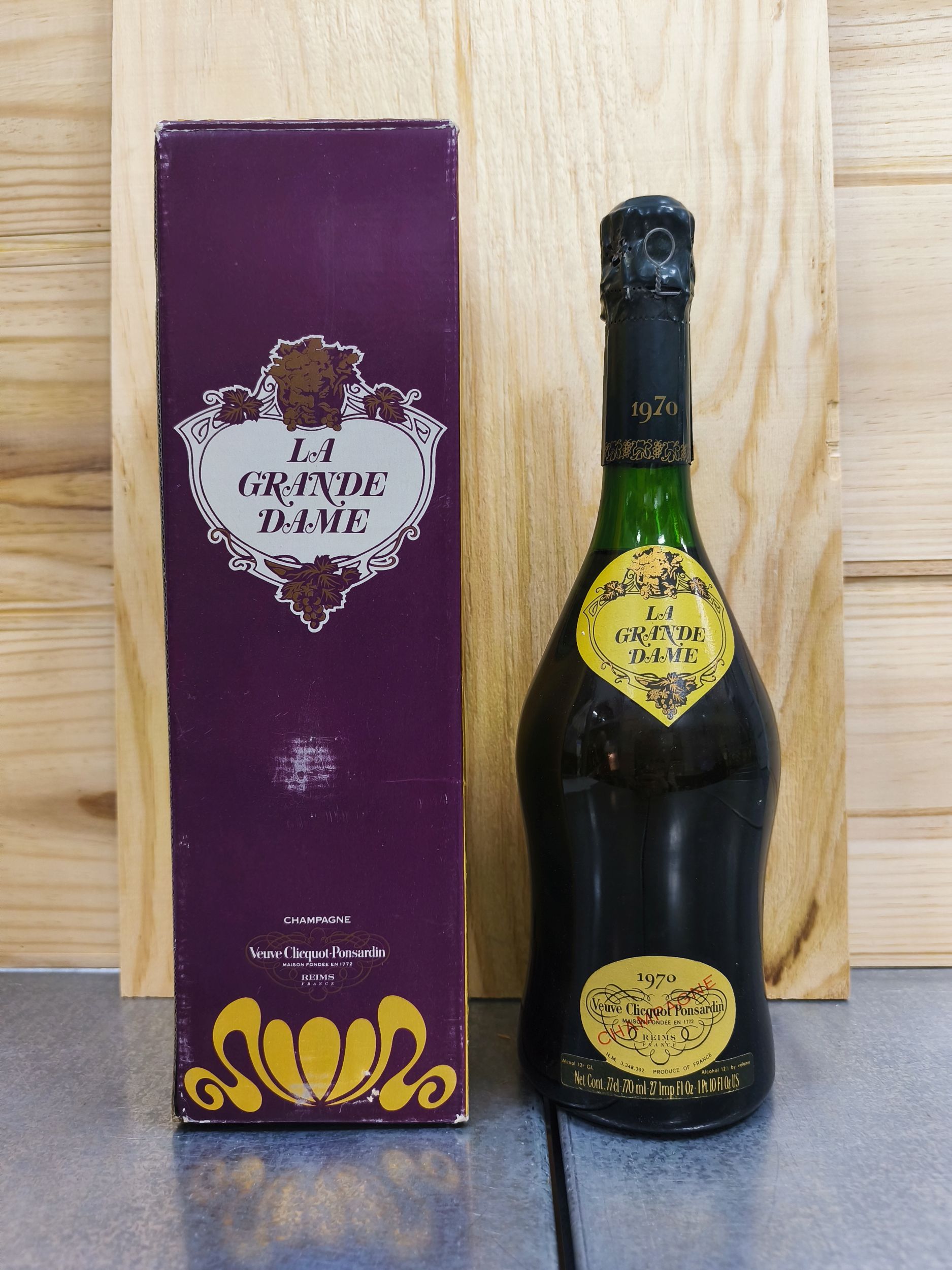 1  bouteille  CHAMPAGNE  "Le Grande Dame",