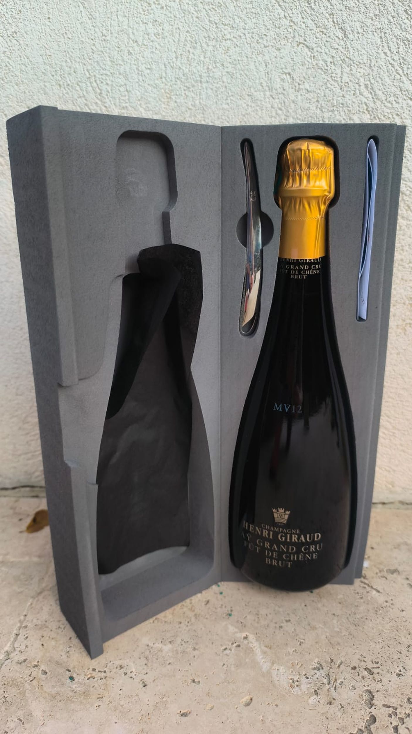 2 bouteilles BLANCS DIVERS :  | H&ocirc;tel Des Ventes de Monte-Carlo