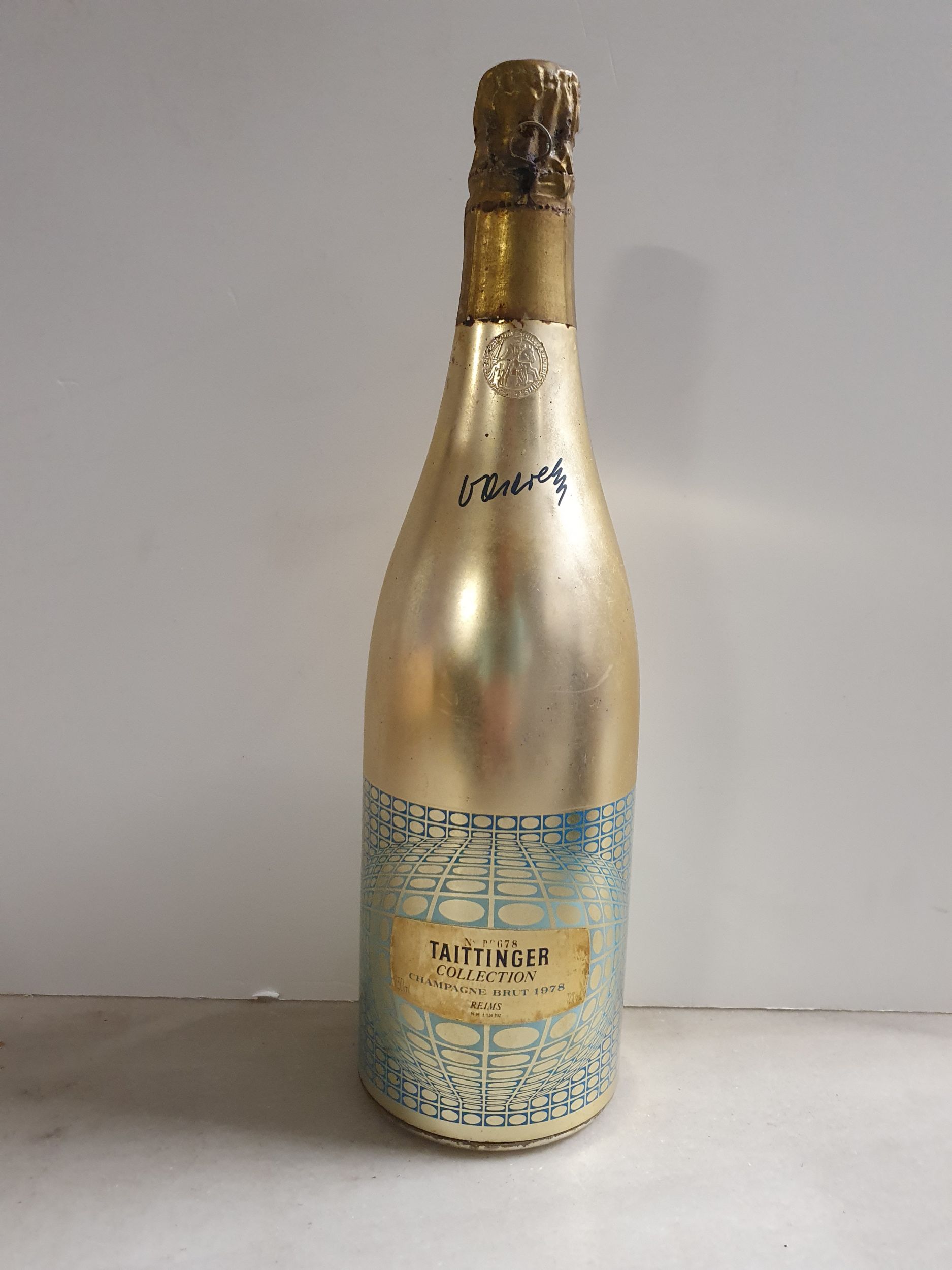 2 bouteilles BLANCS DIVERS :  | H&ocirc;tel Des Ventes de Monte-Carlo
