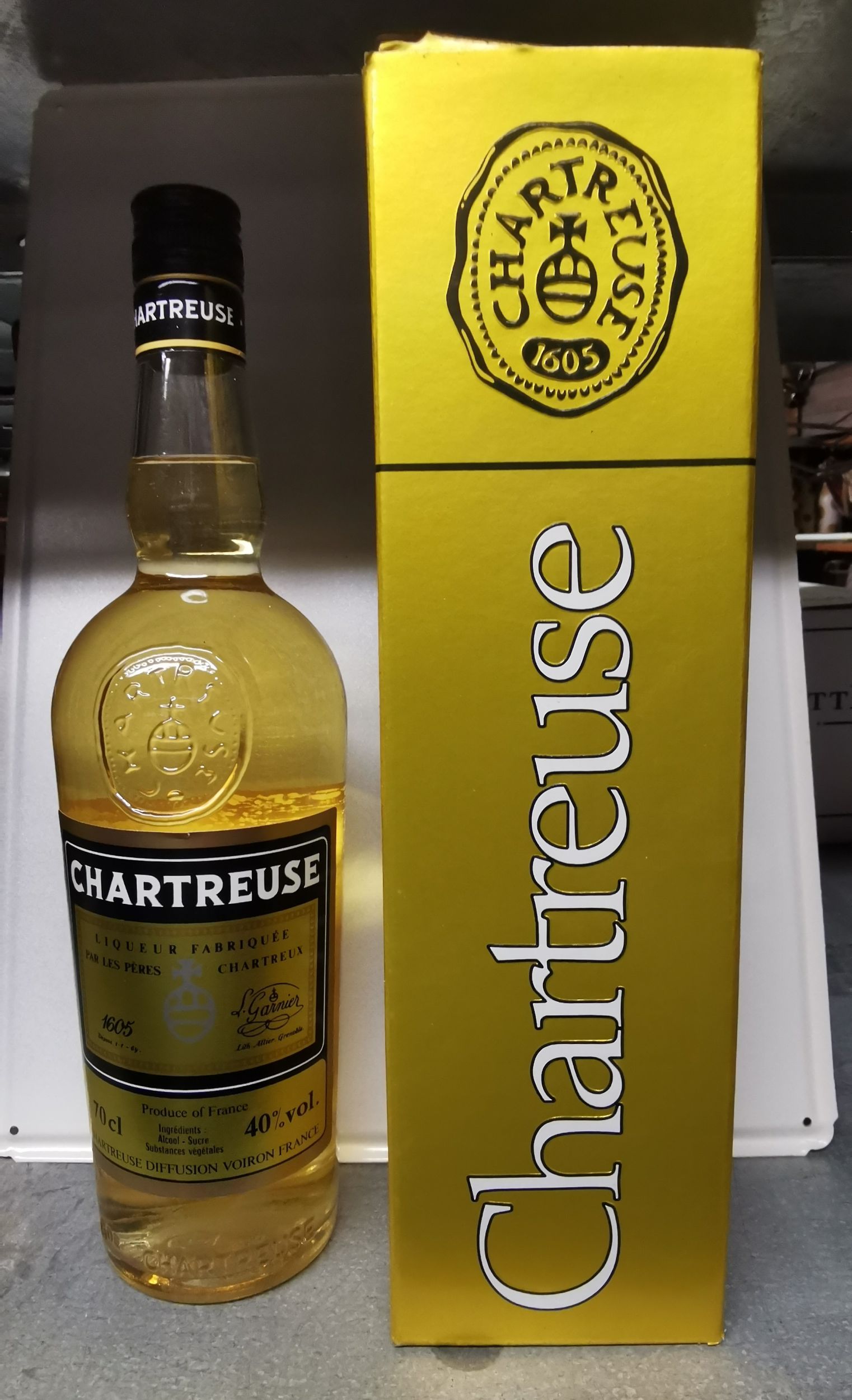 6 bouteilles CHAMPAGNE :  | H&ocirc;tel Des Ventes de Monte-Carlo