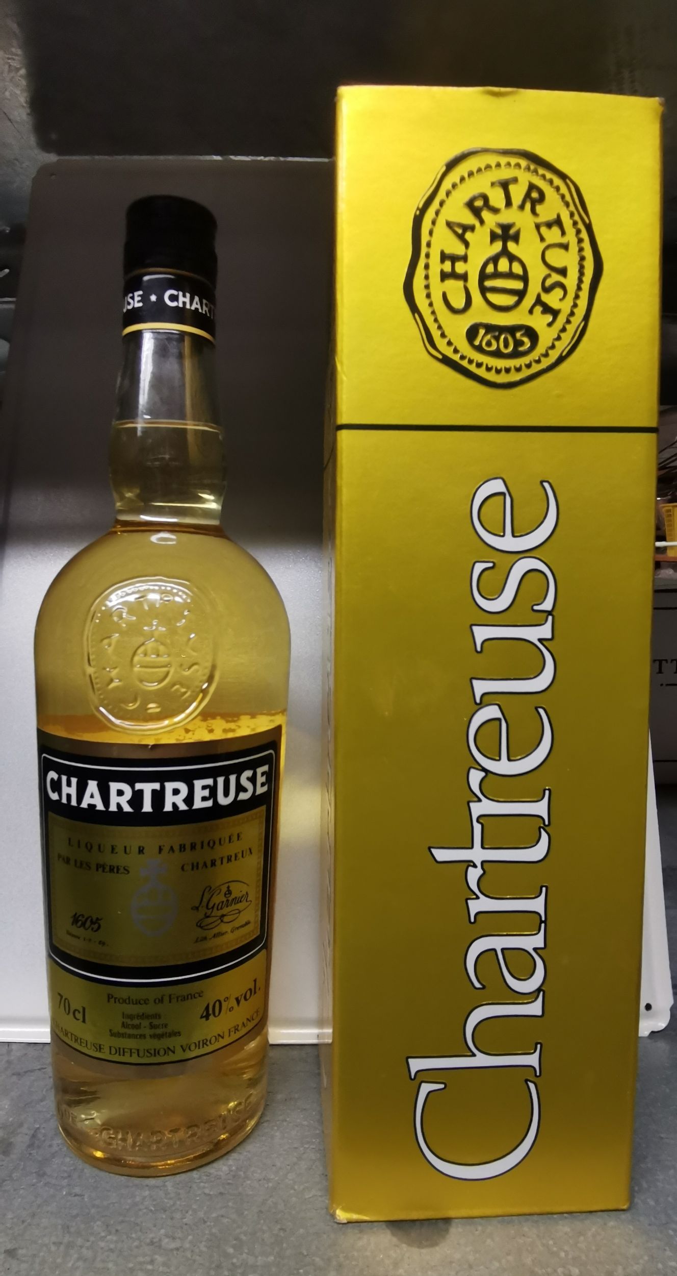 6 bouteilles CHAMPAGNE :  | H&ocirc;tel Des Ventes de Monte-Carlo