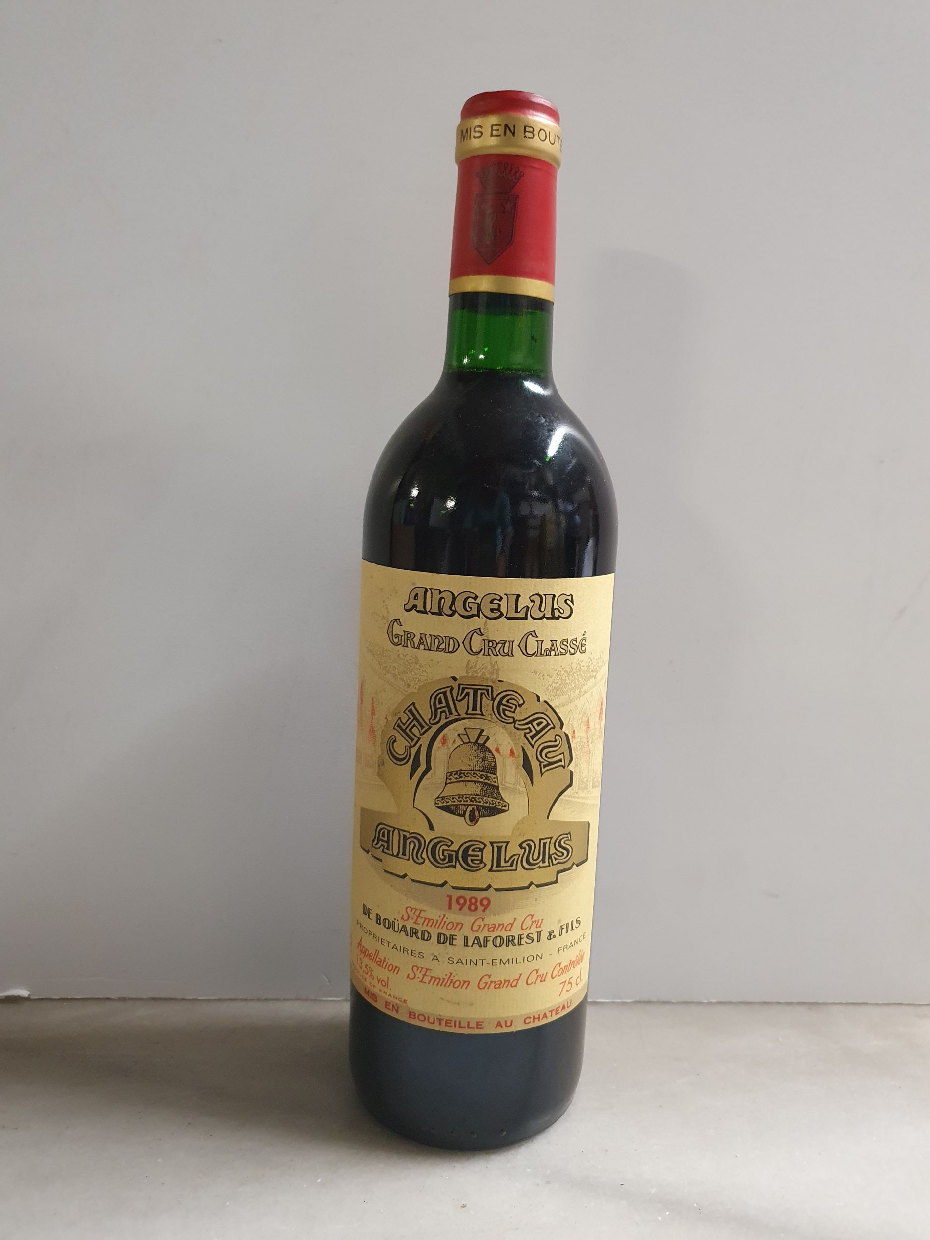 3 bouteilles  POMMARD :  | H&ocirc;tel Des Ventes de Monte-Carlo