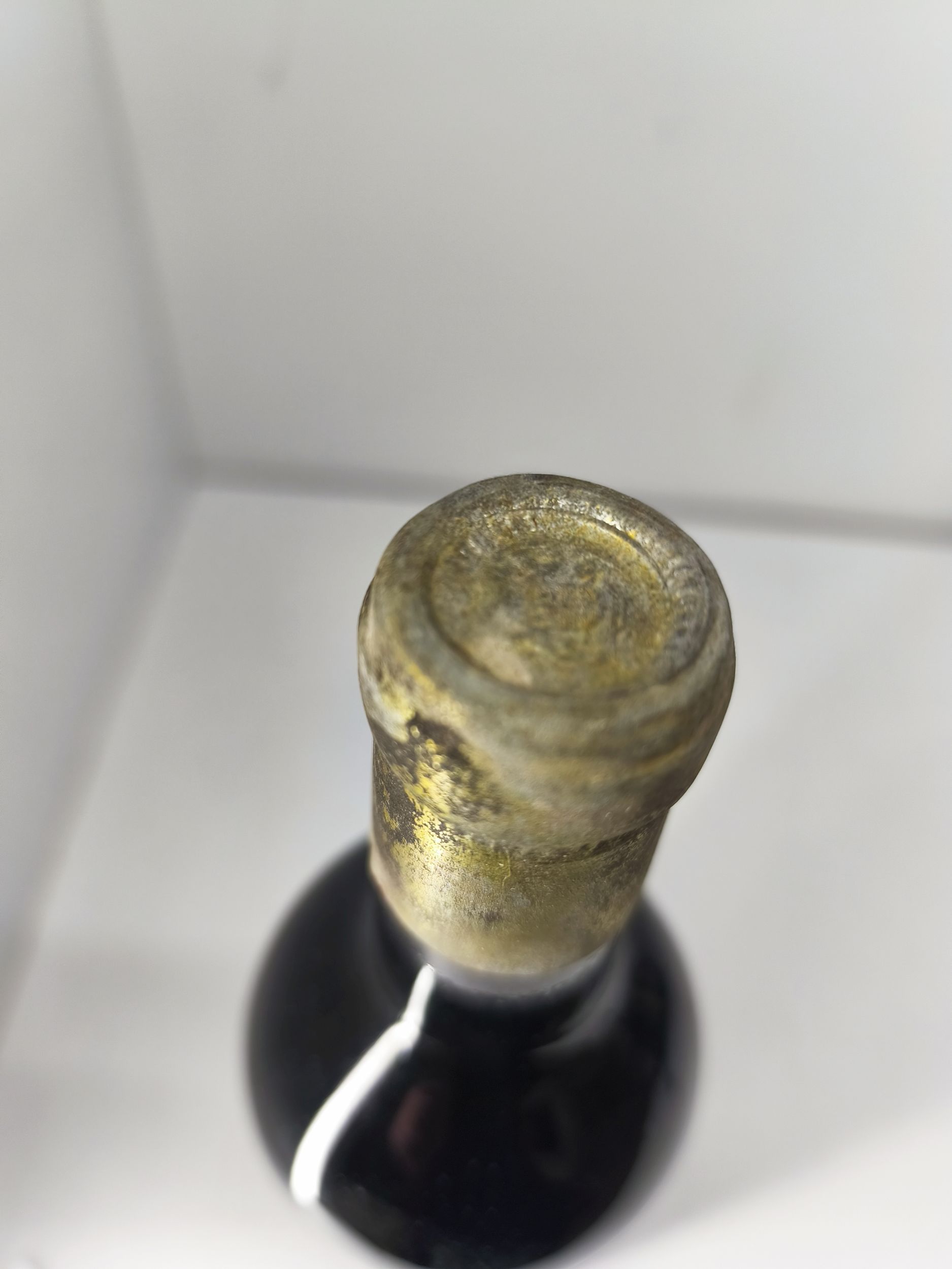 1  bouteille  Château  GRUAUD-LAROSE,:  | H&ocirc;tel Des Ventes de Monte-Carlo