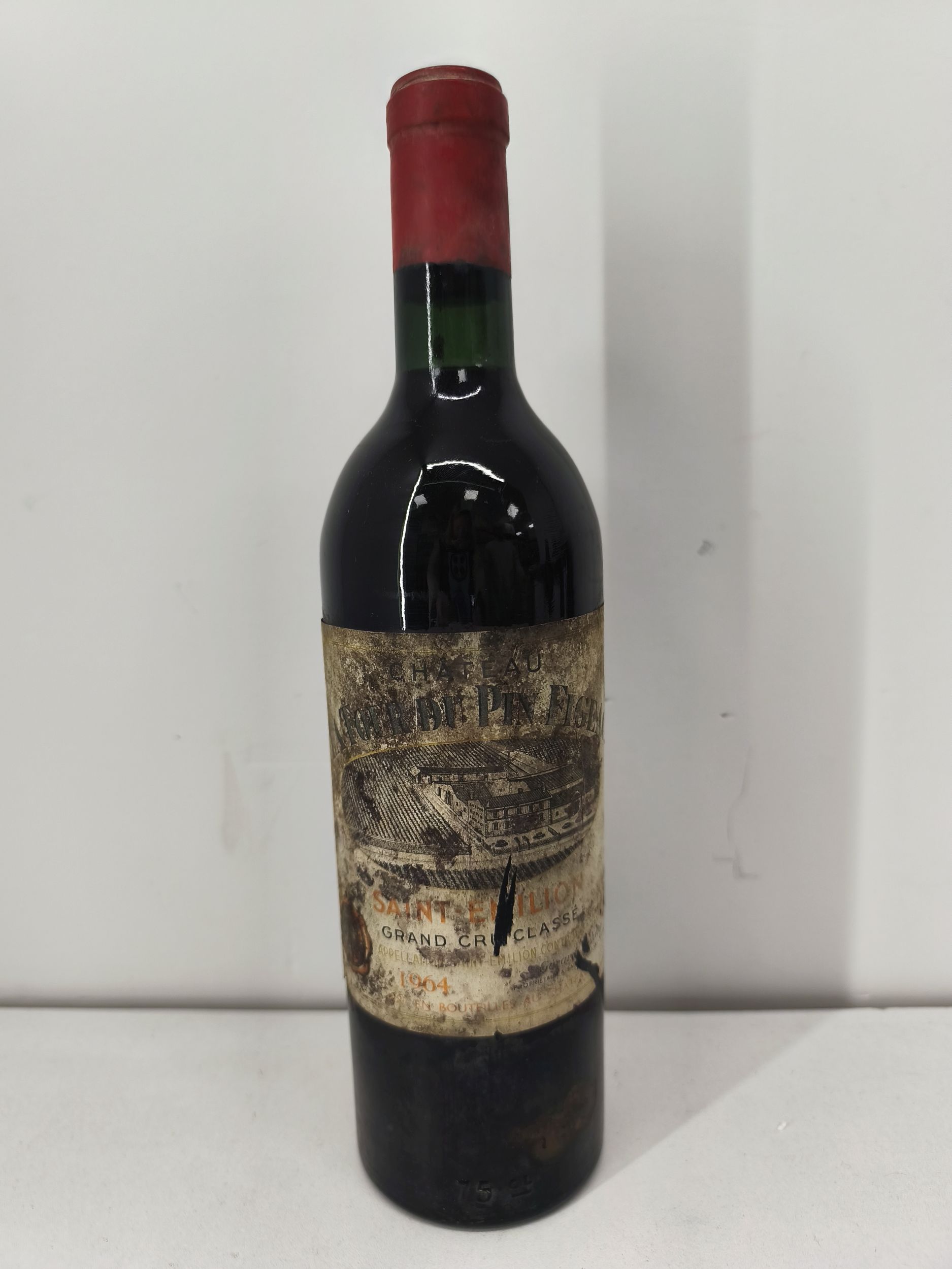 1  magnum  PETRUS,:  | H&ocirc;tel Des Ventes de Monte-Carlo