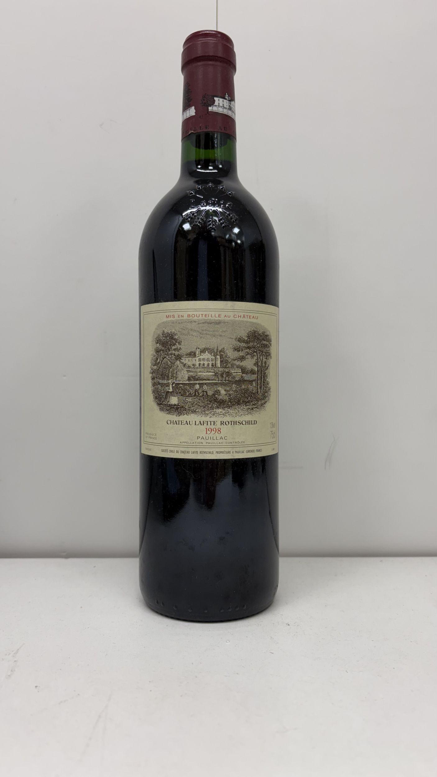 1  bouteille  PETRUS,:  | H&ocirc;tel Des Ventes de Monte-Carlo