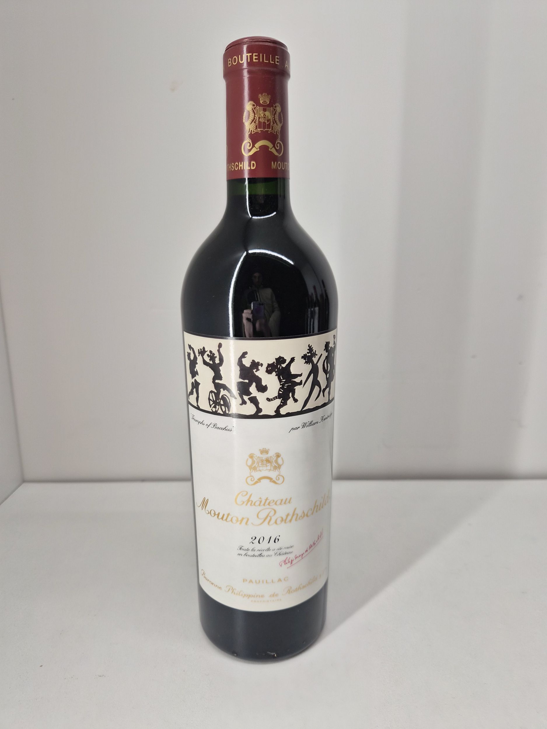 1  bouteille  PETRUS,:  | H&ocirc;tel Des Ventes de Monte-Carlo