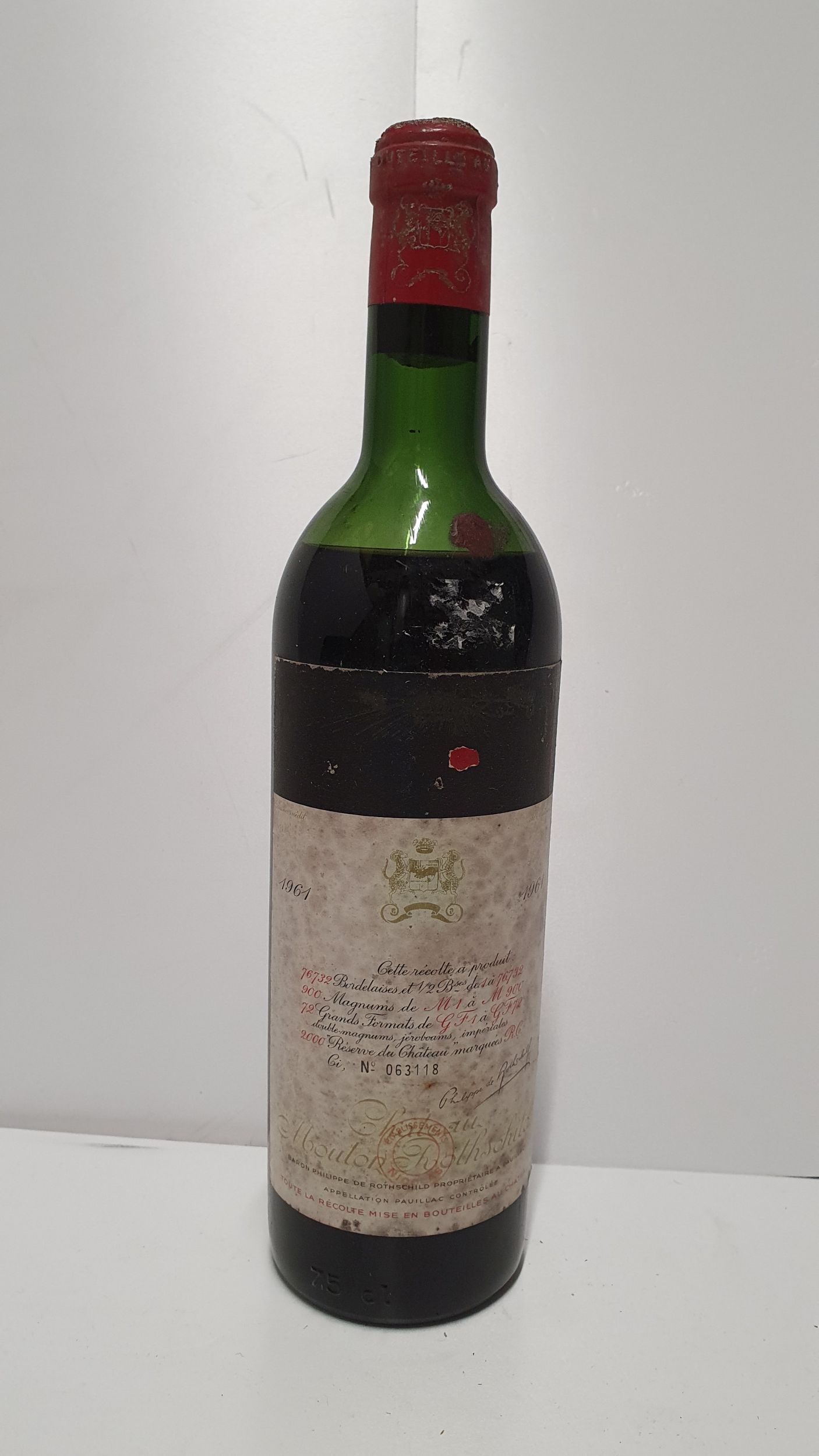 6 bouteilles CHAMPAGNE :  | H&ocirc;tel Des Ventes de Monte-Carlo