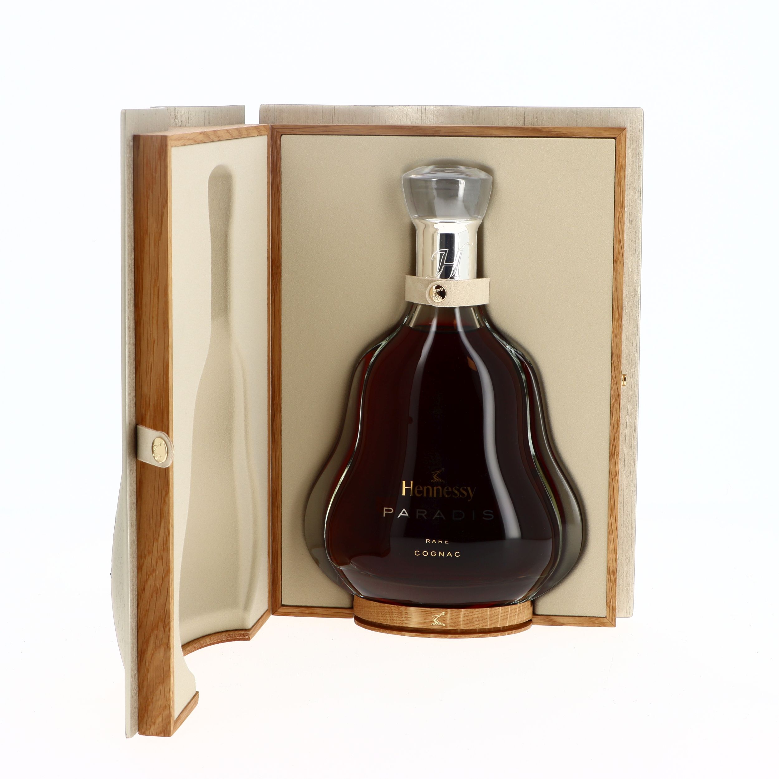 3 bouteilles  BAROLO :  | H&ocirc;tel Des Ventes de Monte-Carlo