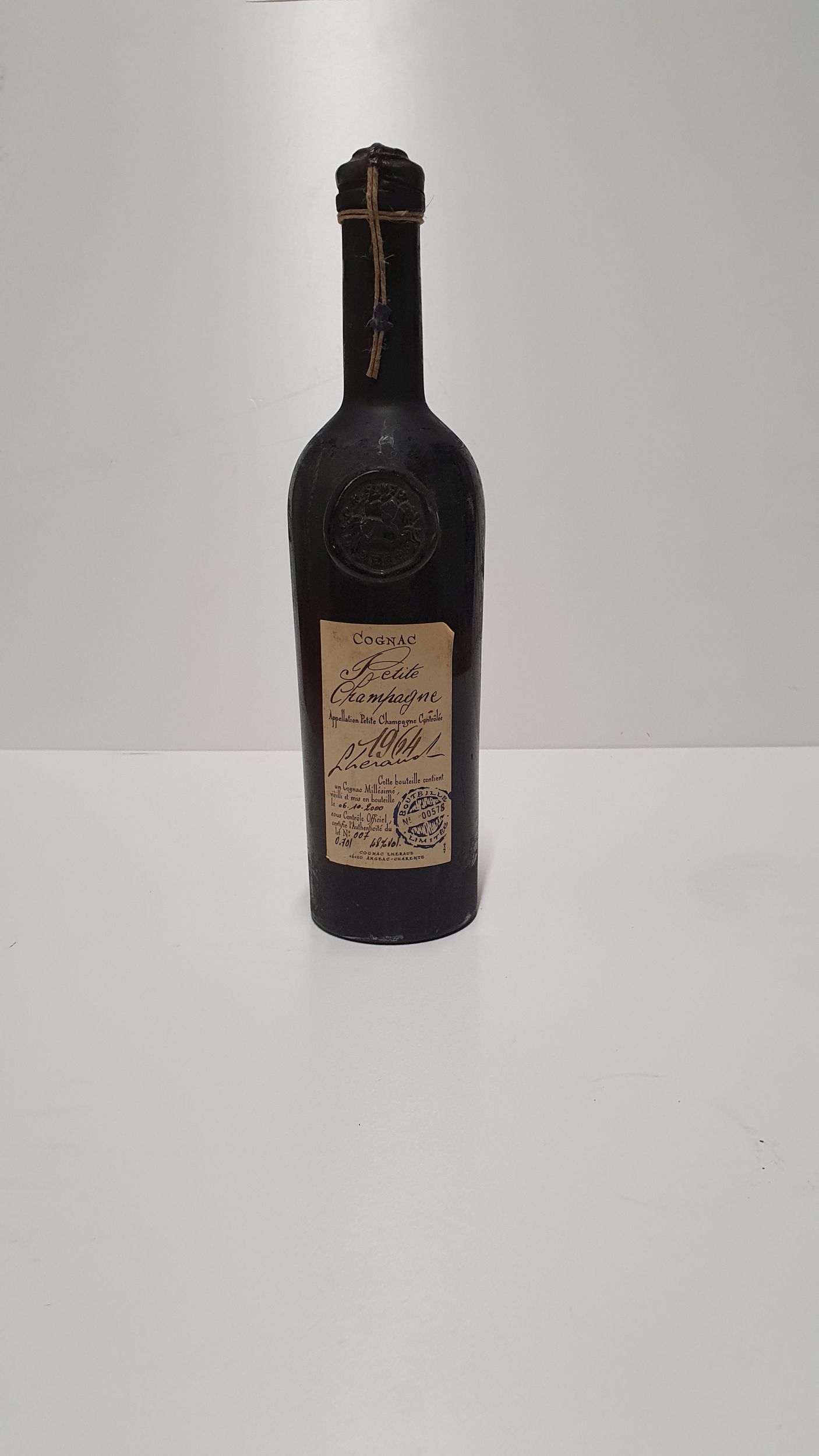 6 bouteilles CHAMPAGNE :  | H&ocirc;tel Des Ventes de Monte-Carlo