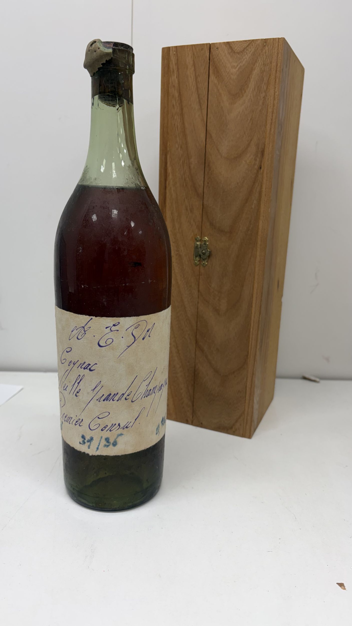 6 bouteilles  LANGUEDOC :  | H&ocirc;tel Des Ventes de Monte-Carlo