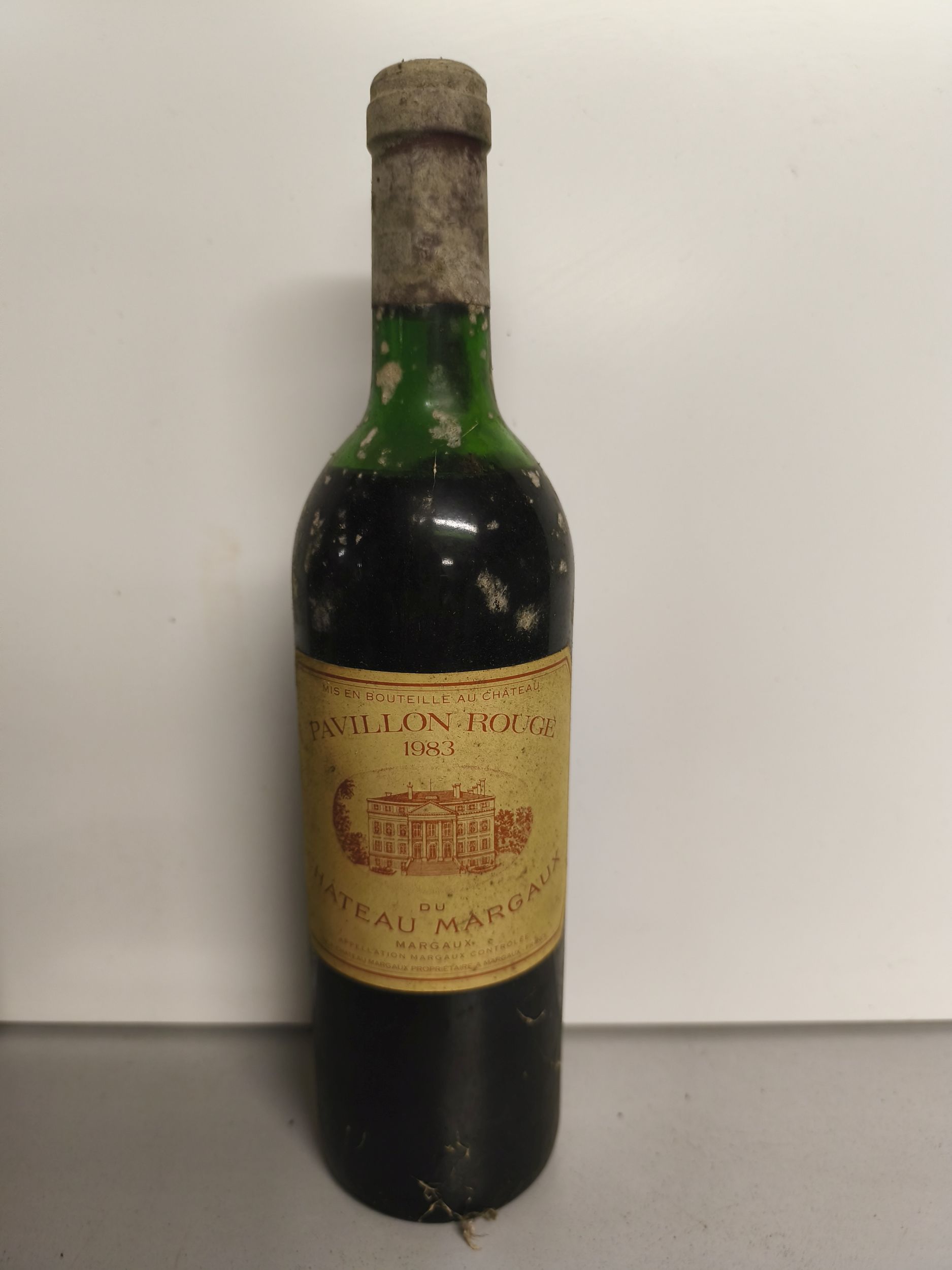 2 bouteilles BLANCS DIVERS :  | H&ocirc;tel Des Ventes de Monte-Carlo