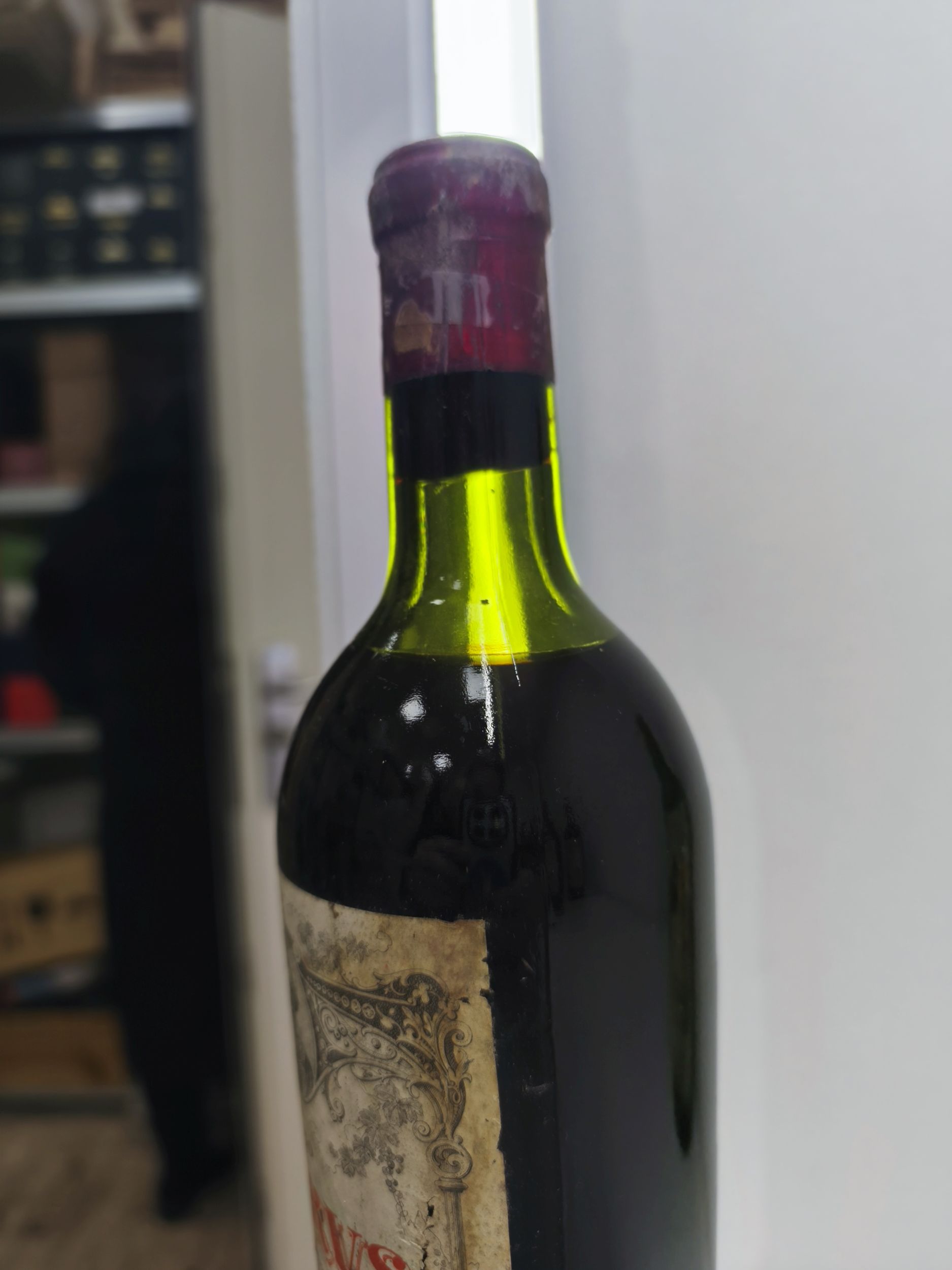 1  bouteille  PETRUS,:  | H&ocirc;tel Des Ventes de Monte-Carlo