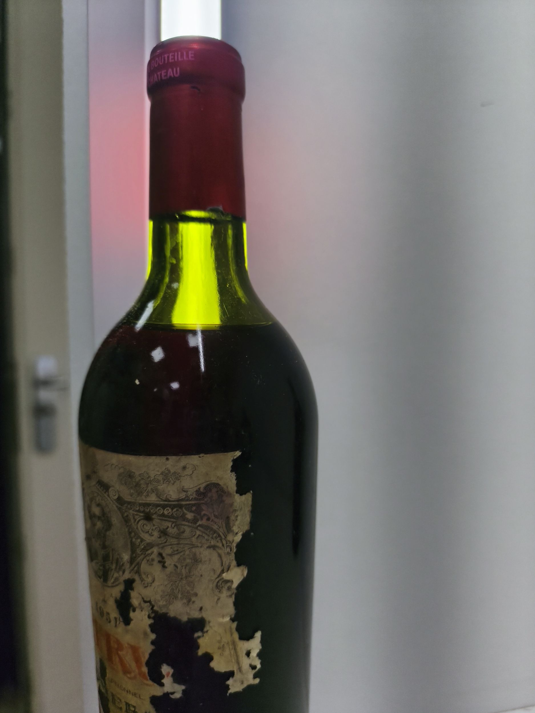 1  bouteille  PETRUS,:  | H&ocirc;tel Des Ventes de Monte-Carlo