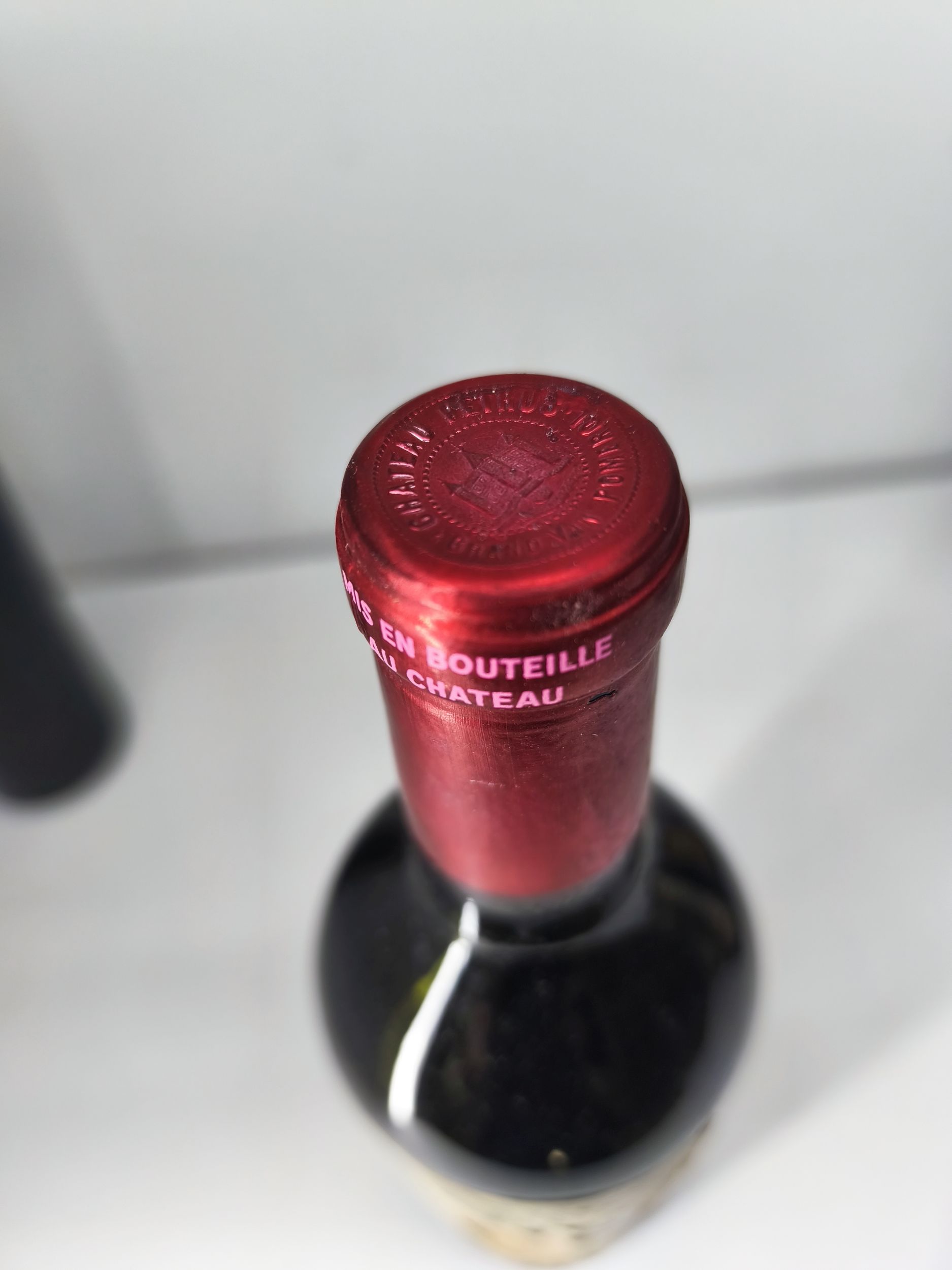 1  bouteille  PETRUS,:  | H&ocirc;tel Des Ventes de Monte-Carlo