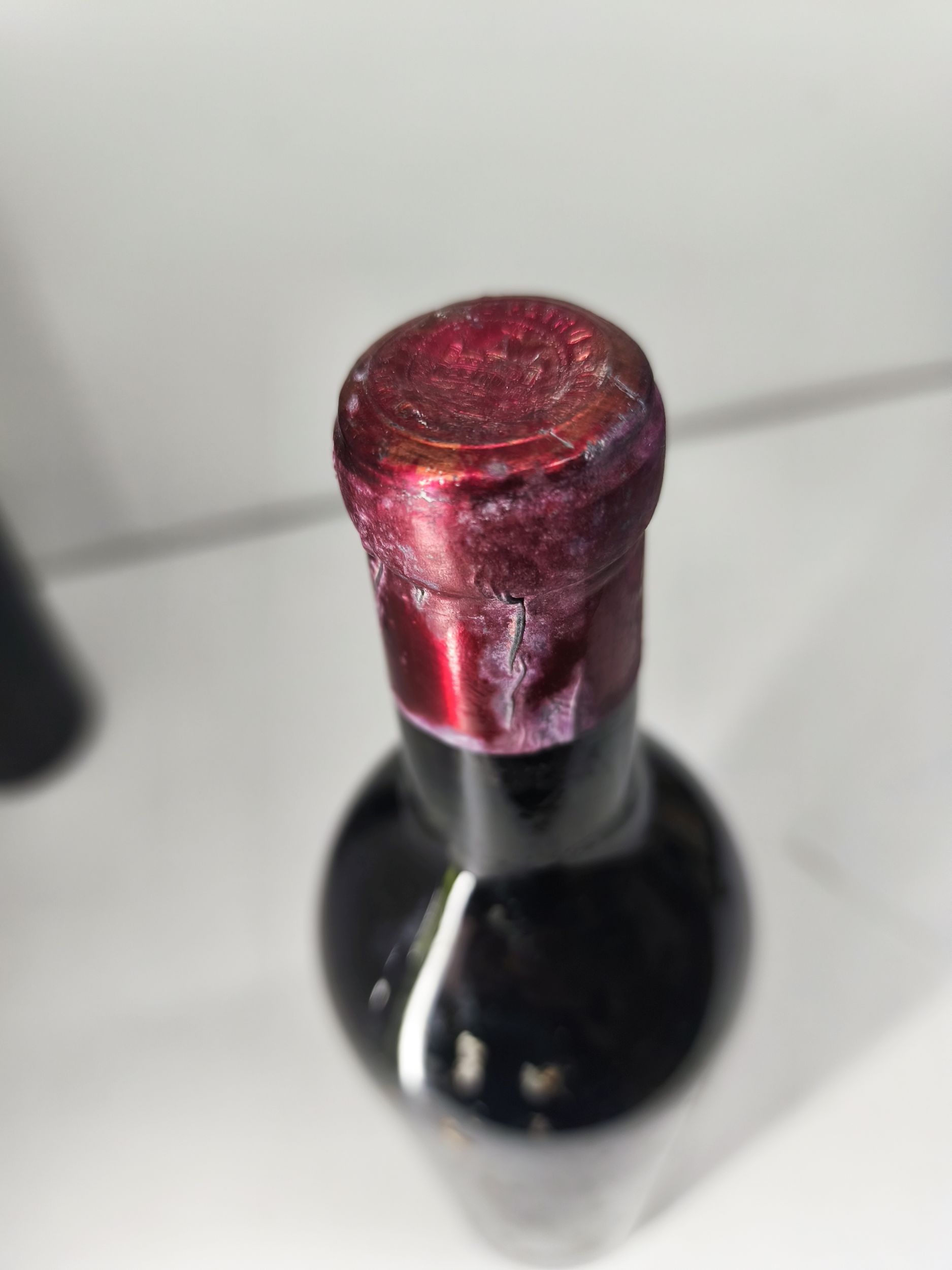 1  bouteille  PETRUS,:  | H&ocirc;tel Des Ventes de Monte-Carlo