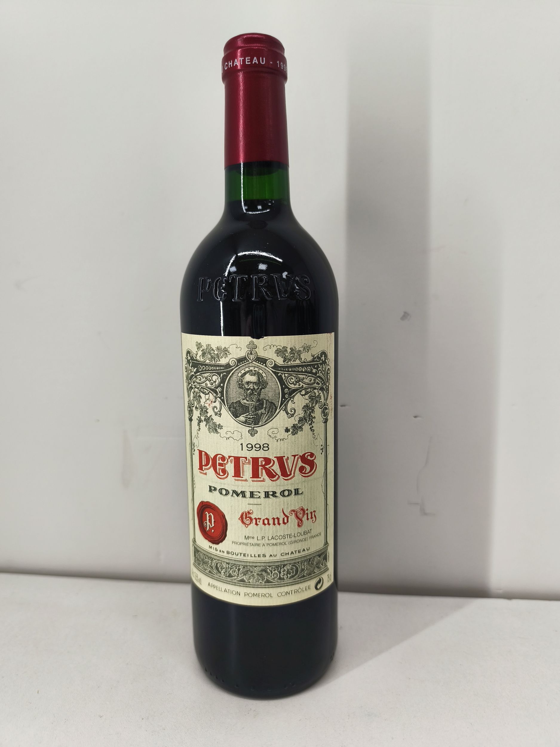 1  bouteille  PETRUS,:  | H&ocirc;tel Des Ventes de Monte-Carlo