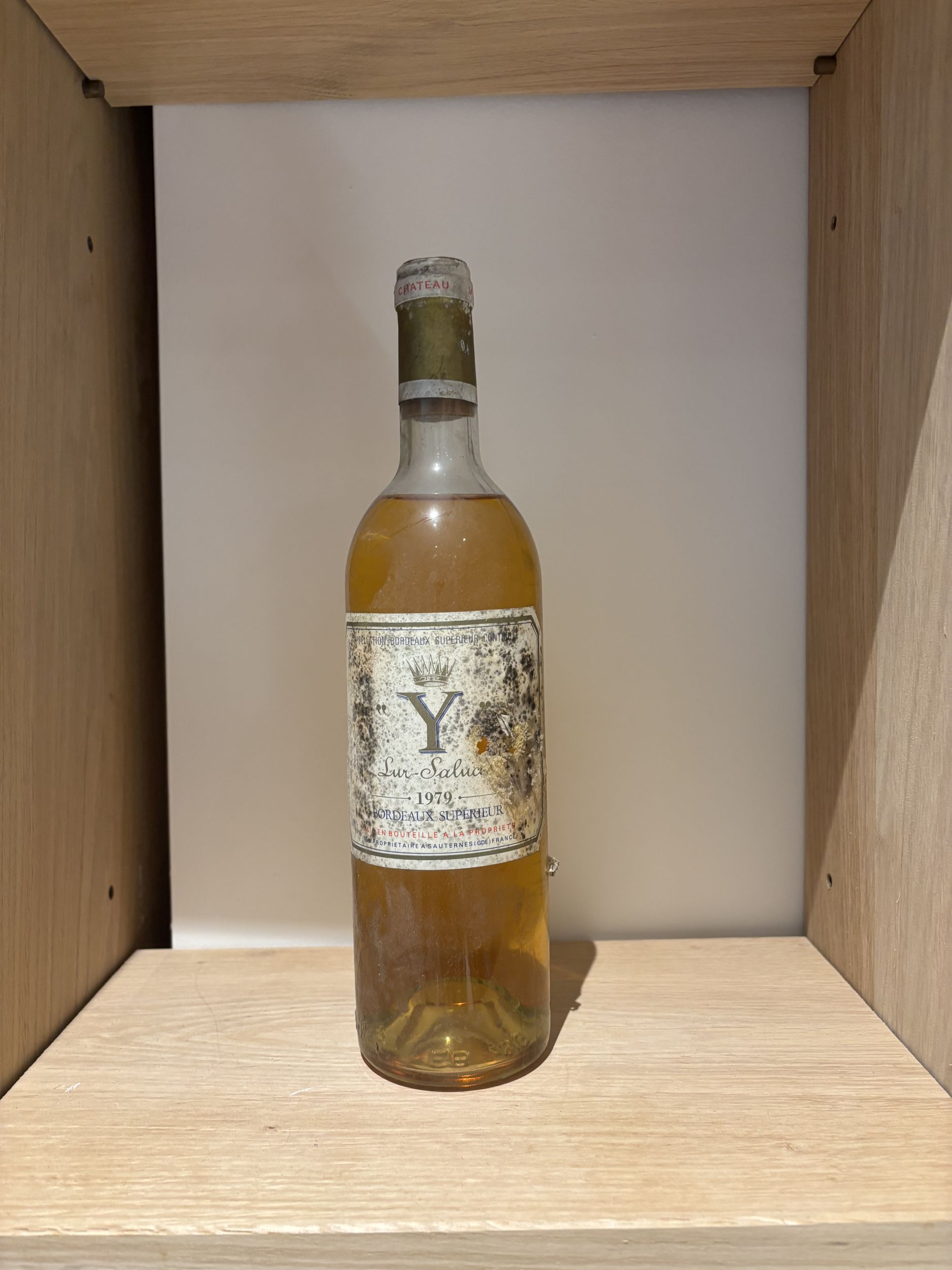 2 bouteilles BLANCS DIVERS :  | H&ocirc;tel Des Ventes de Monte-Carlo
