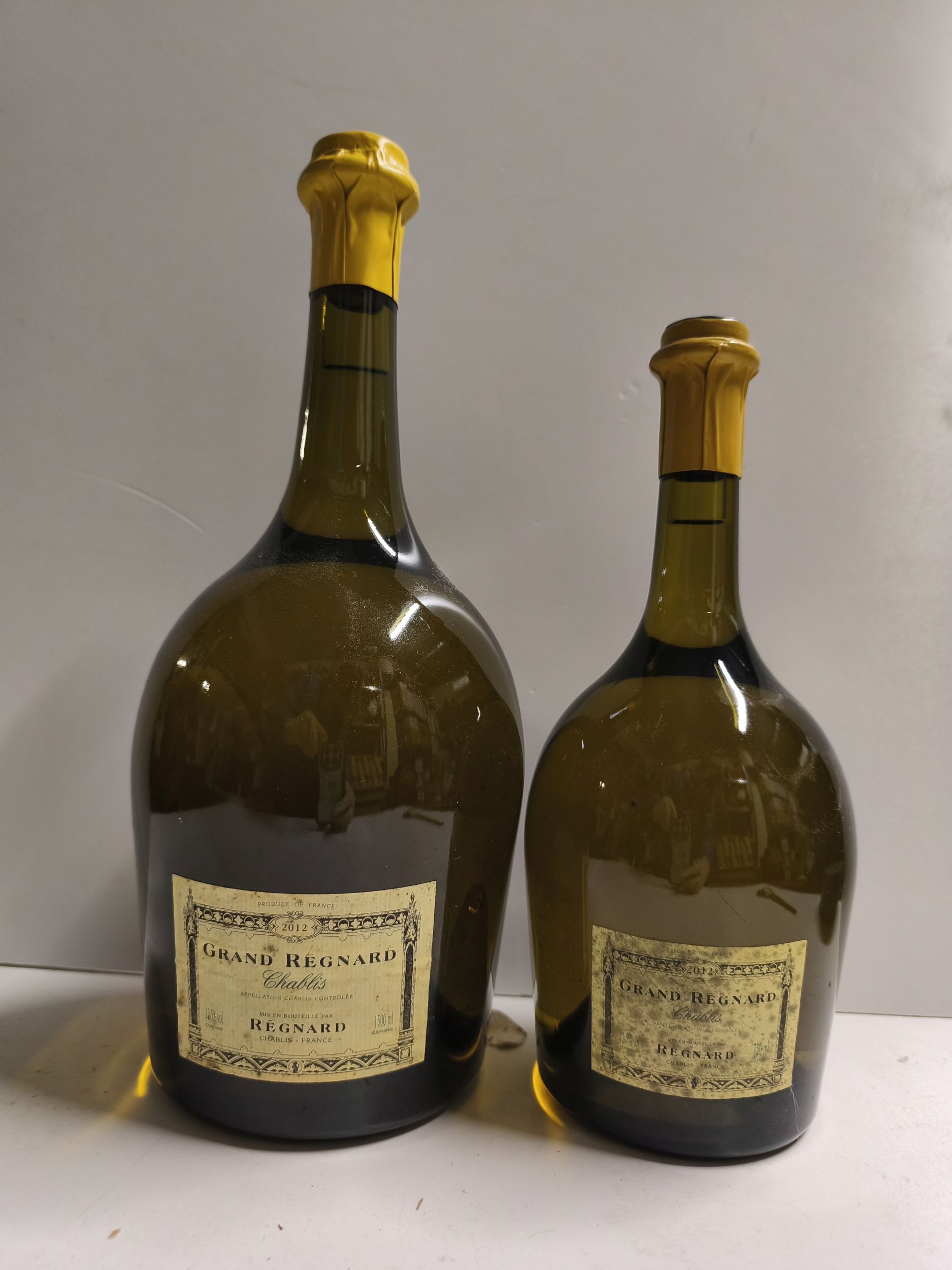 2 bouteilles BLANCS DIVERS :  | H&ocirc;tel Des Ventes de Monte-Carlo