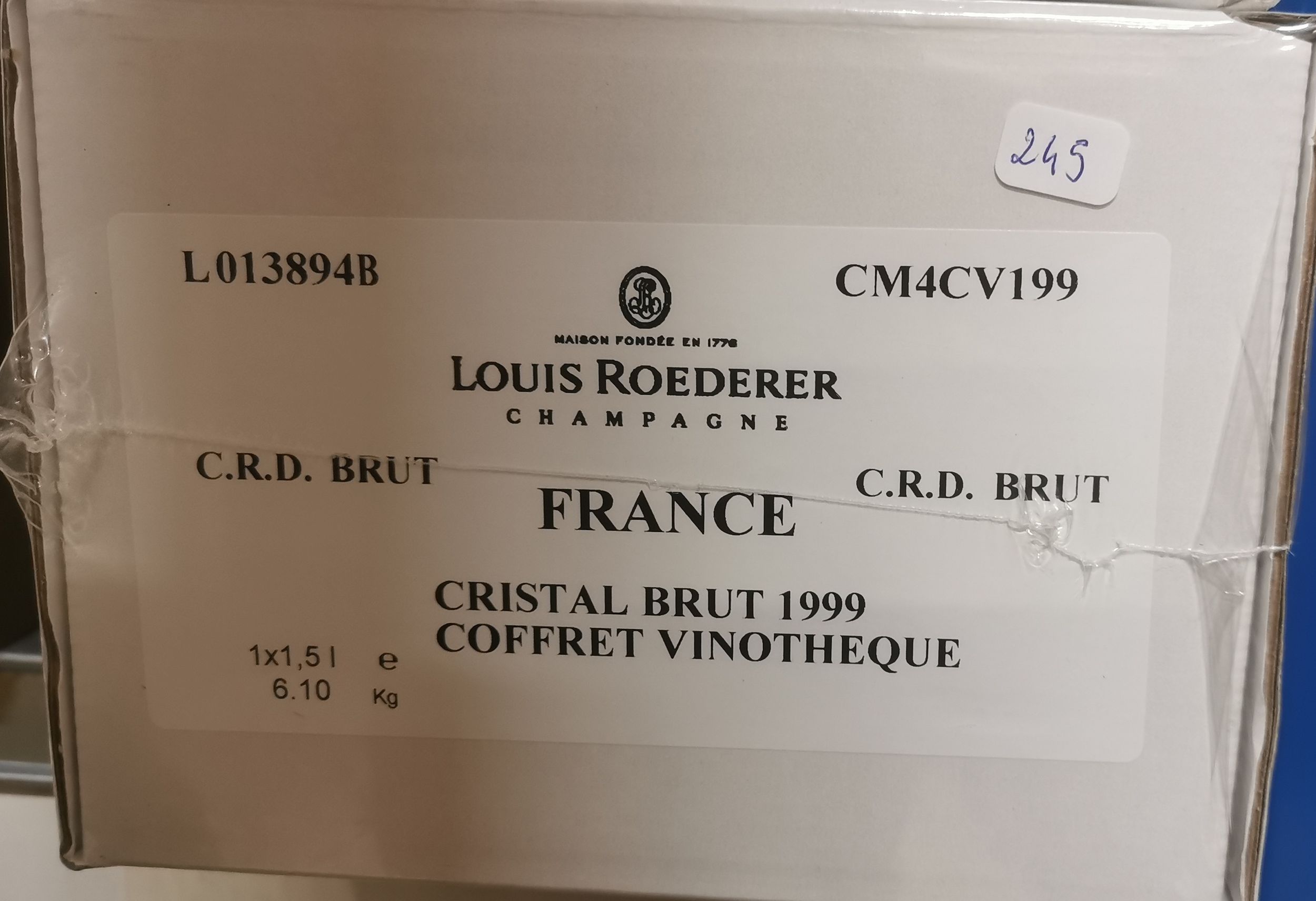 6 bouteilles CHAMPAGNE :  | H&ocirc;tel Des Ventes de Monte-Carlo