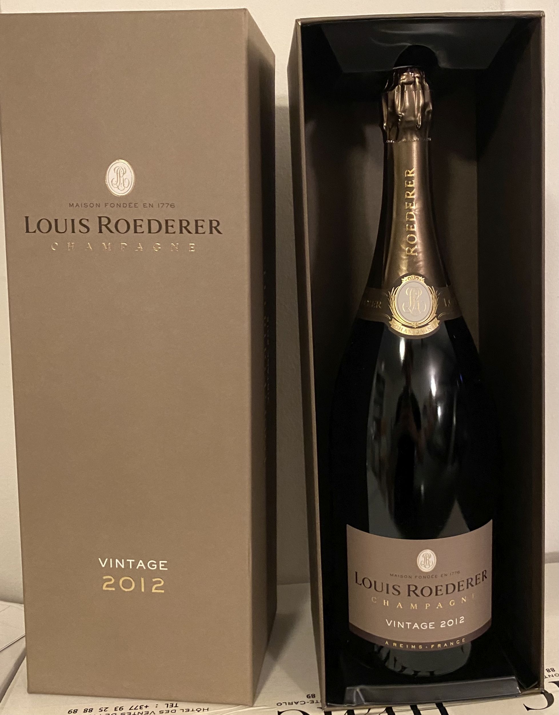 1 bouteille CHAMPAGNE :  | H&ocirc;tel Des Ventes de Monte-Carlo