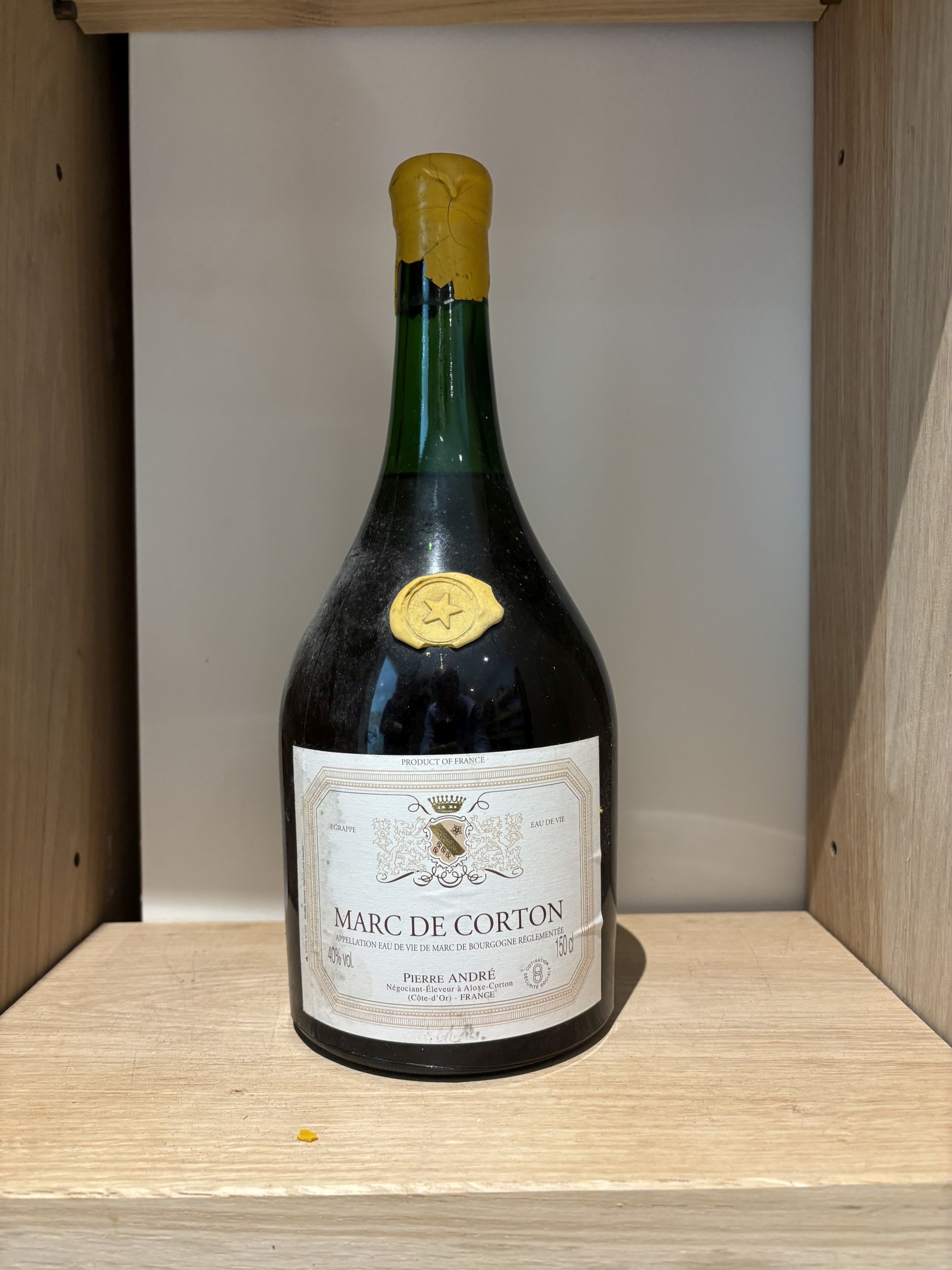 2 bouteilles BLANCS DIVERS :  | H&ocirc;tel Des Ventes de Monte-Carlo
