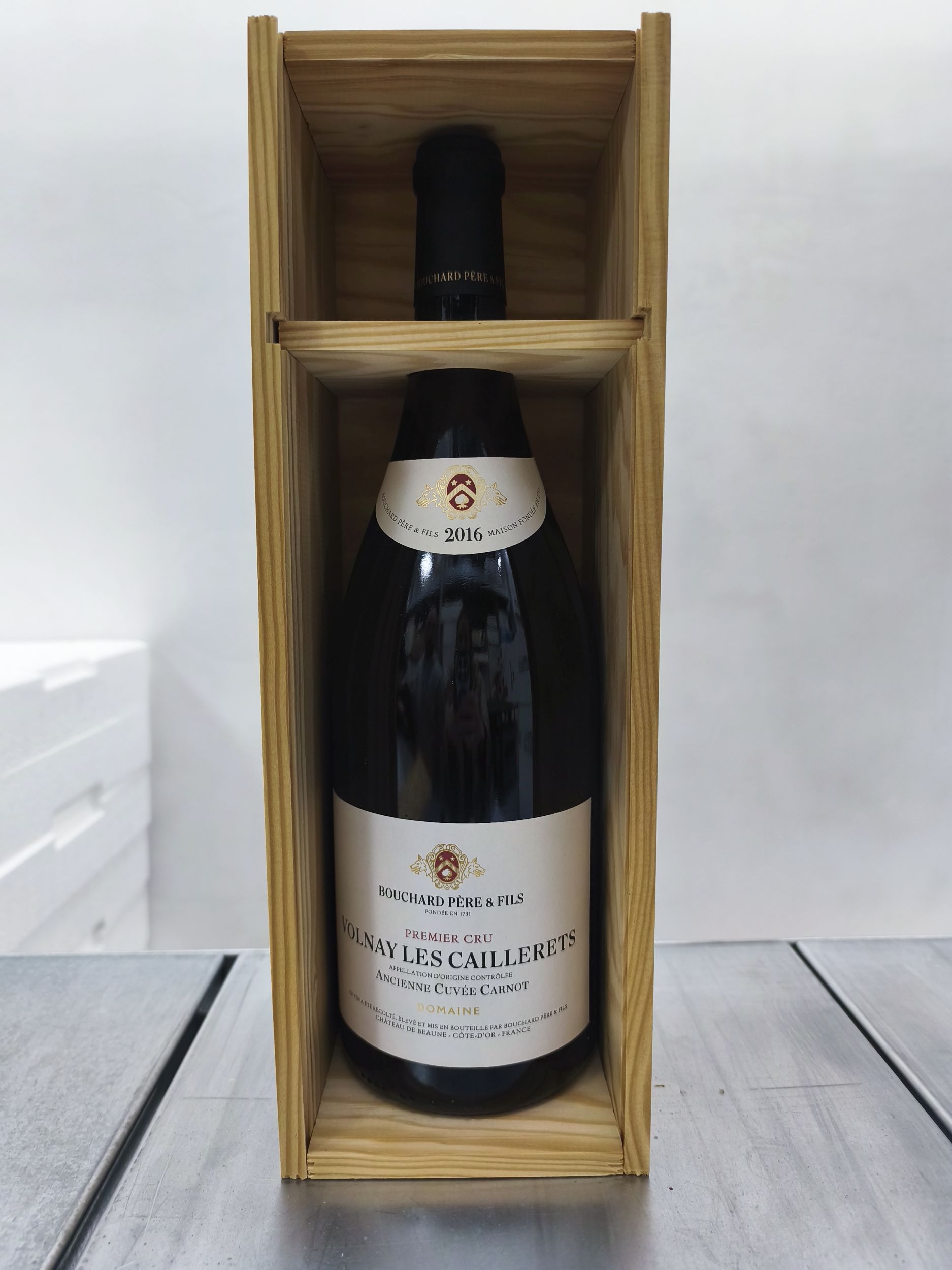 4 bouteilles BOURGOGNE:  | H&ocirc;tel Des Ventes de Monte-Carlo