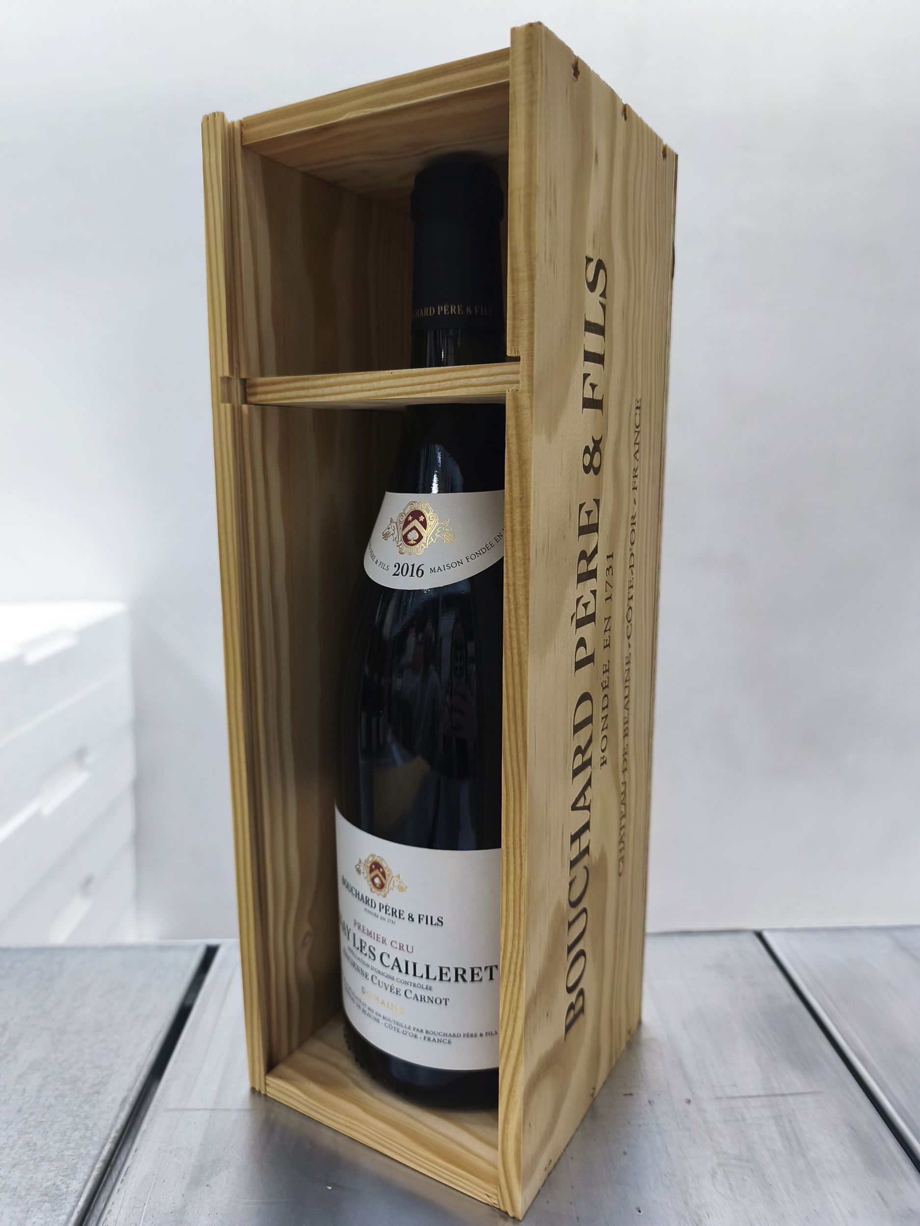 4 bouteilles BOURGOGNE:  | H&ocirc;tel Des Ventes de Monte-Carlo