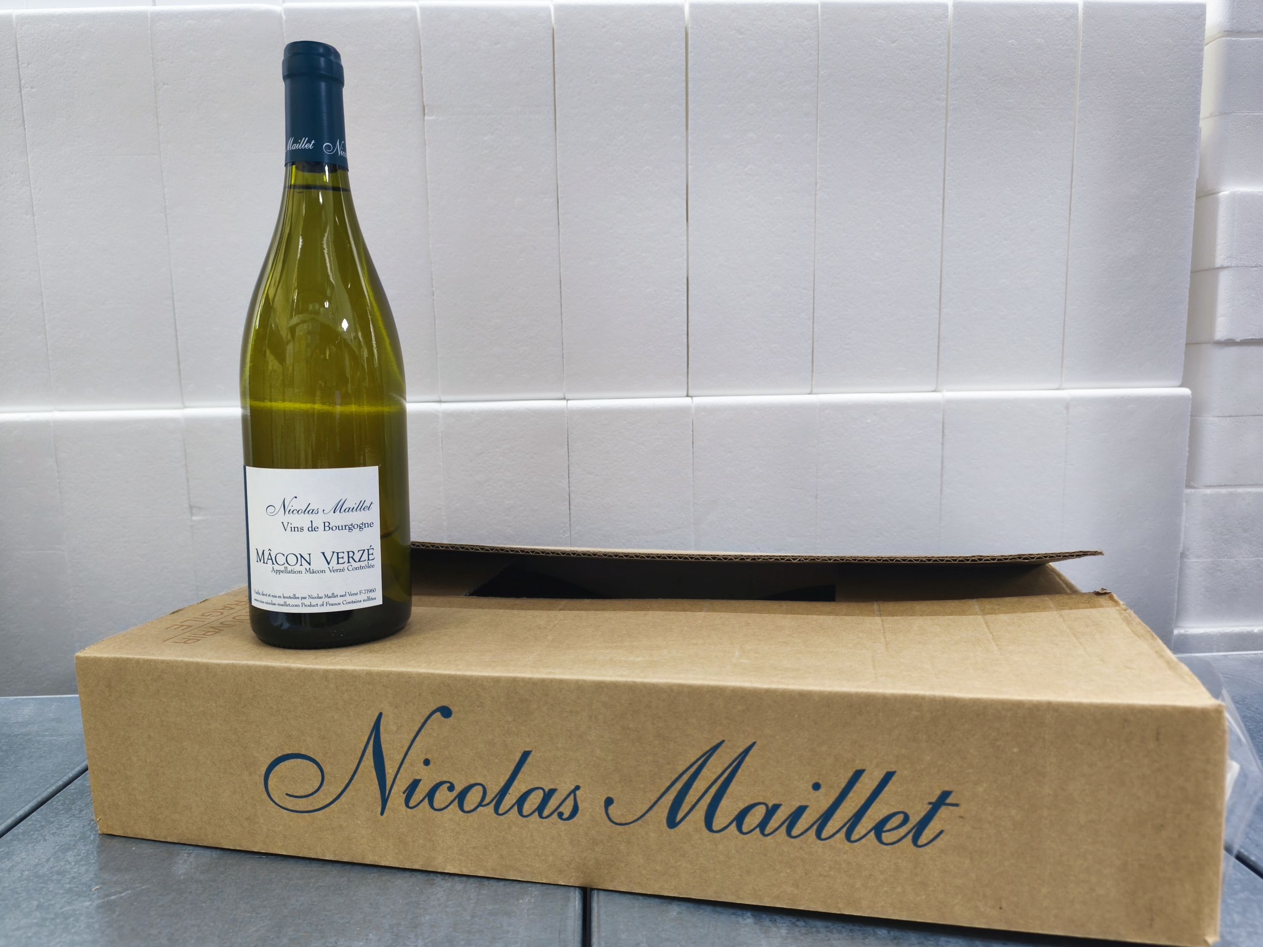 4 bouteilles BOURGOGNE:  | H&ocirc;tel Des Ventes de Monte-Carlo