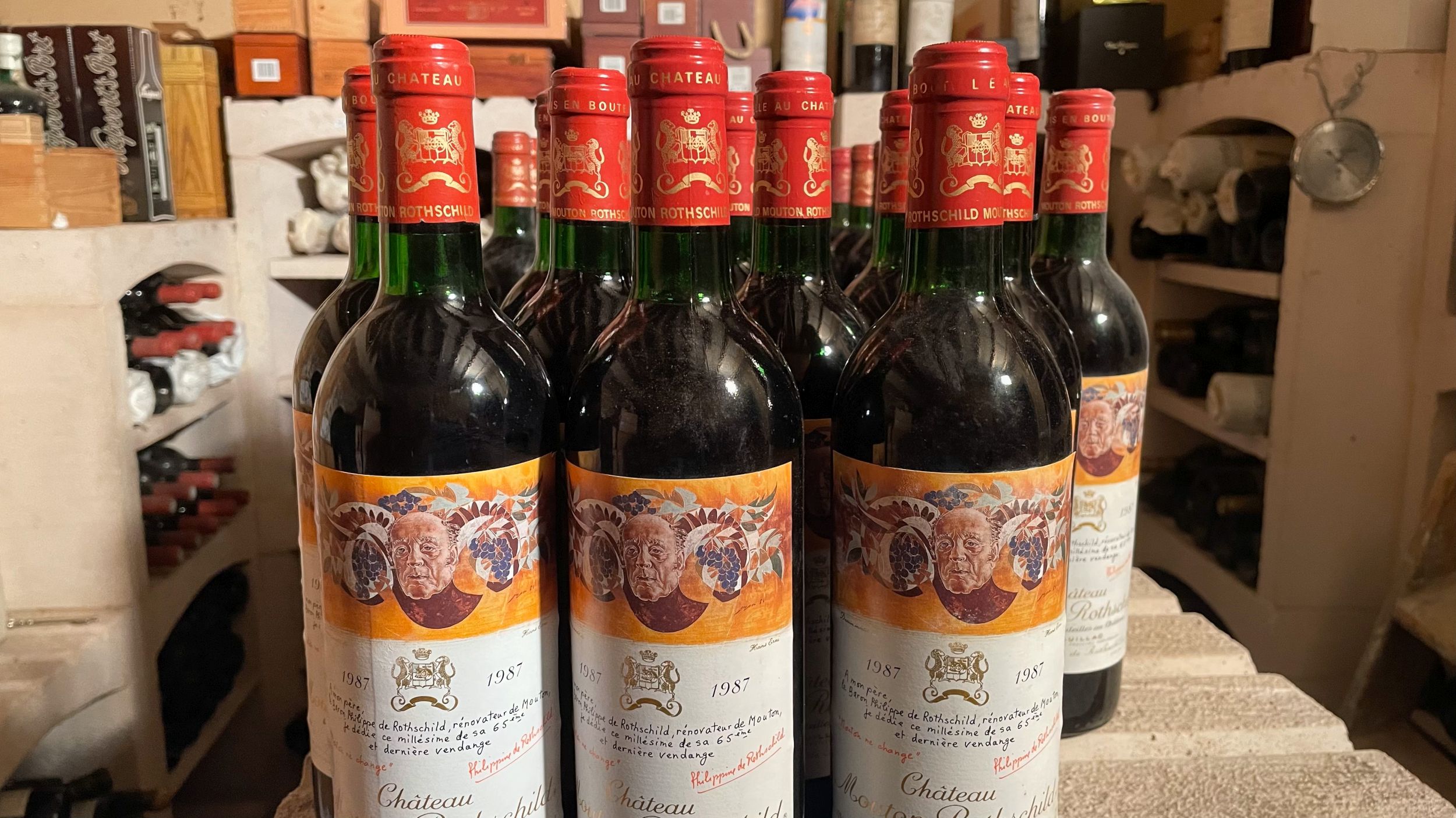 4 bouteilles :  | H&ocirc;tel Des Ventes de Monte-Carlo