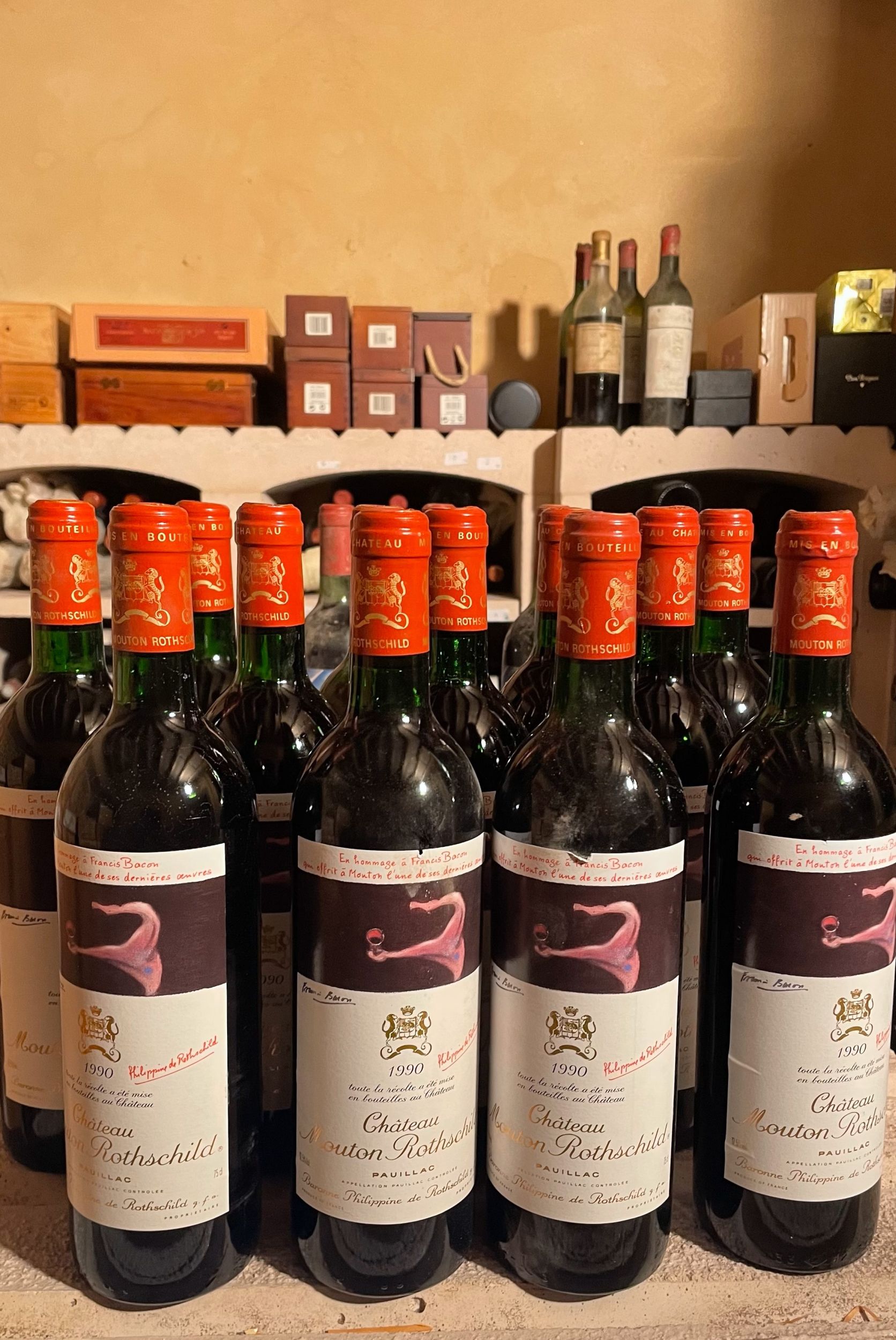 4 bouteilles :  | H&ocirc;tel Des Ventes de Monte-Carlo