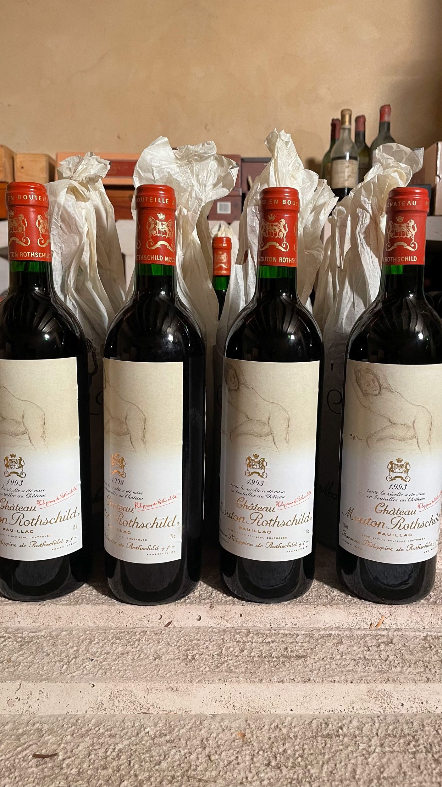 4 bouteilles :  | H&ocirc;tel Des Ventes de Monte-Carlo