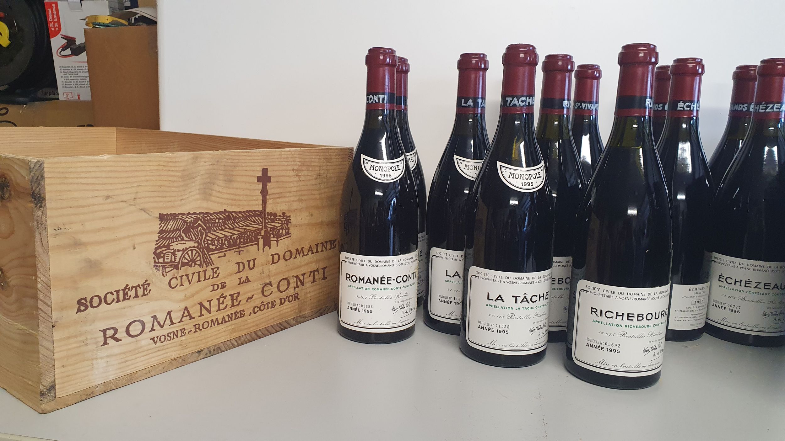 3 bouteilles  BAROLO :  | H&ocirc;tel Des Ventes de Monte-Carlo