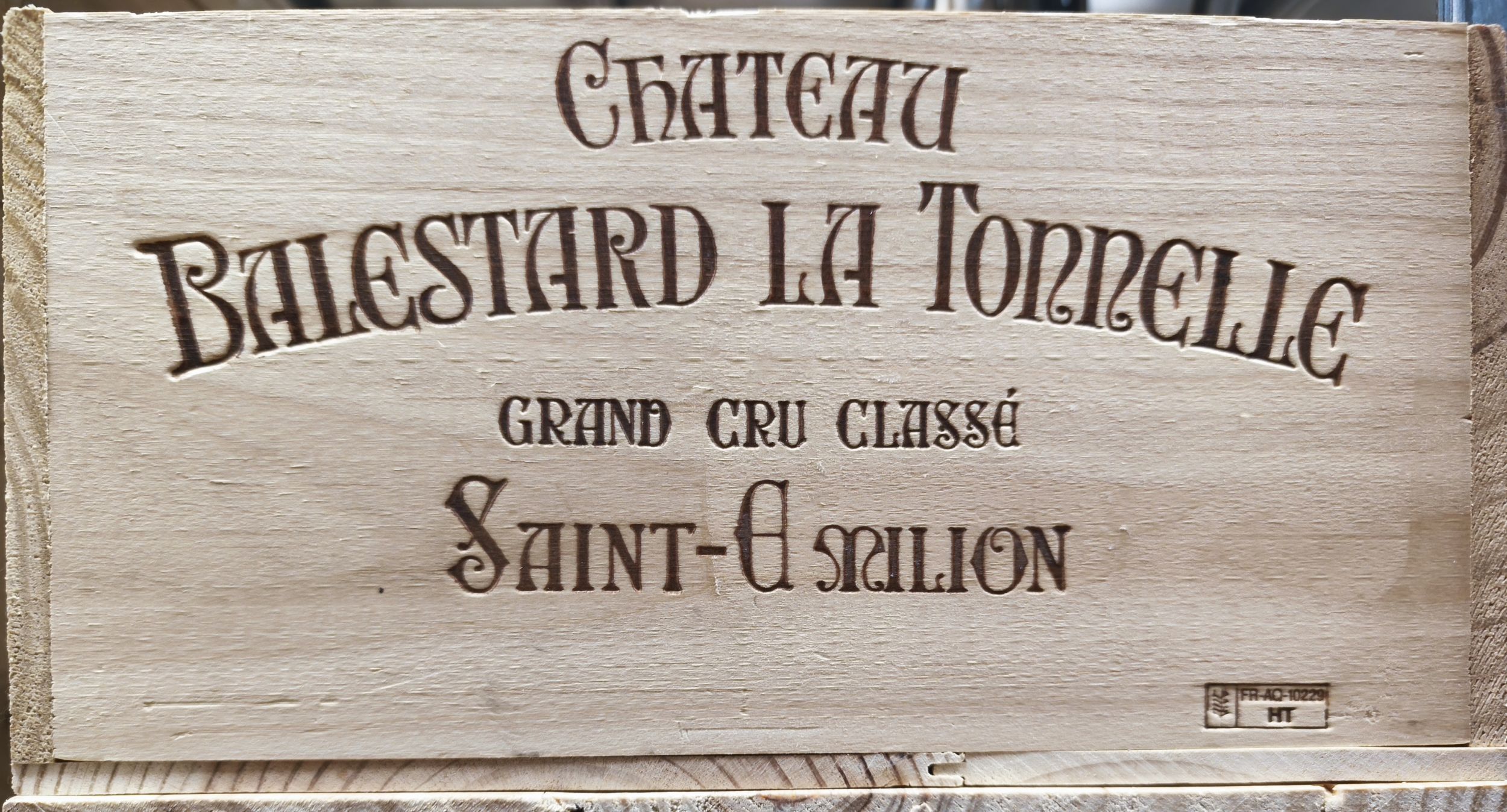 1  bouteille  PETRUS,:  | H&ocirc;tel Des Ventes de Monte-Carlo