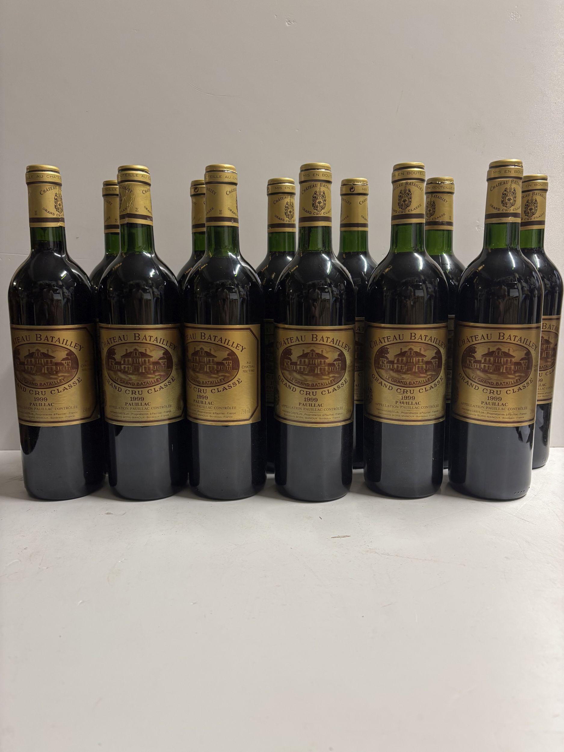 2 bouteilles BLANCS DIVERS :  | H&ocirc;tel Des Ventes de Monte-Carlo